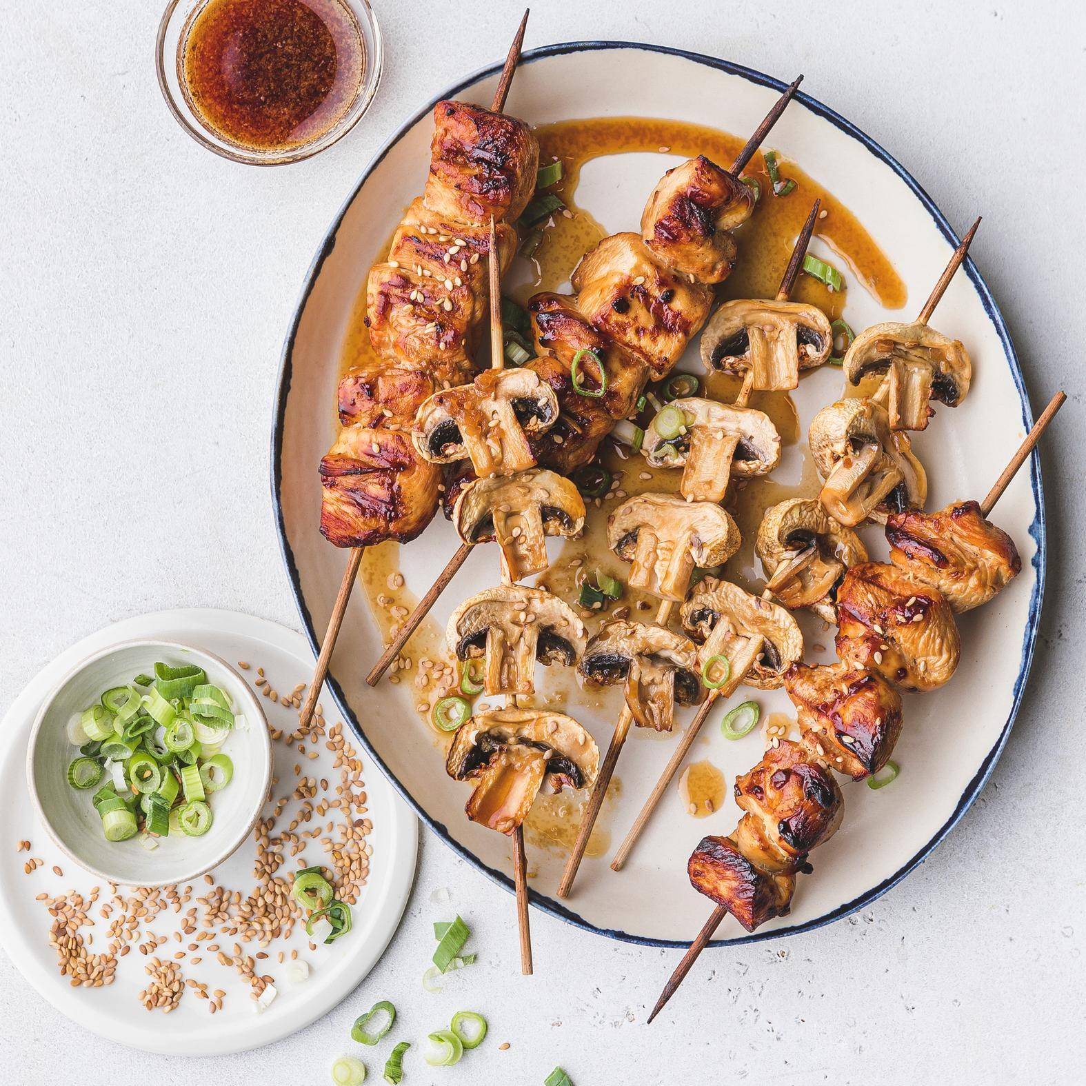 Spiedini di yakitori di pollo e funghi - Ricette Dual EasyFry&Grill | Moulinex