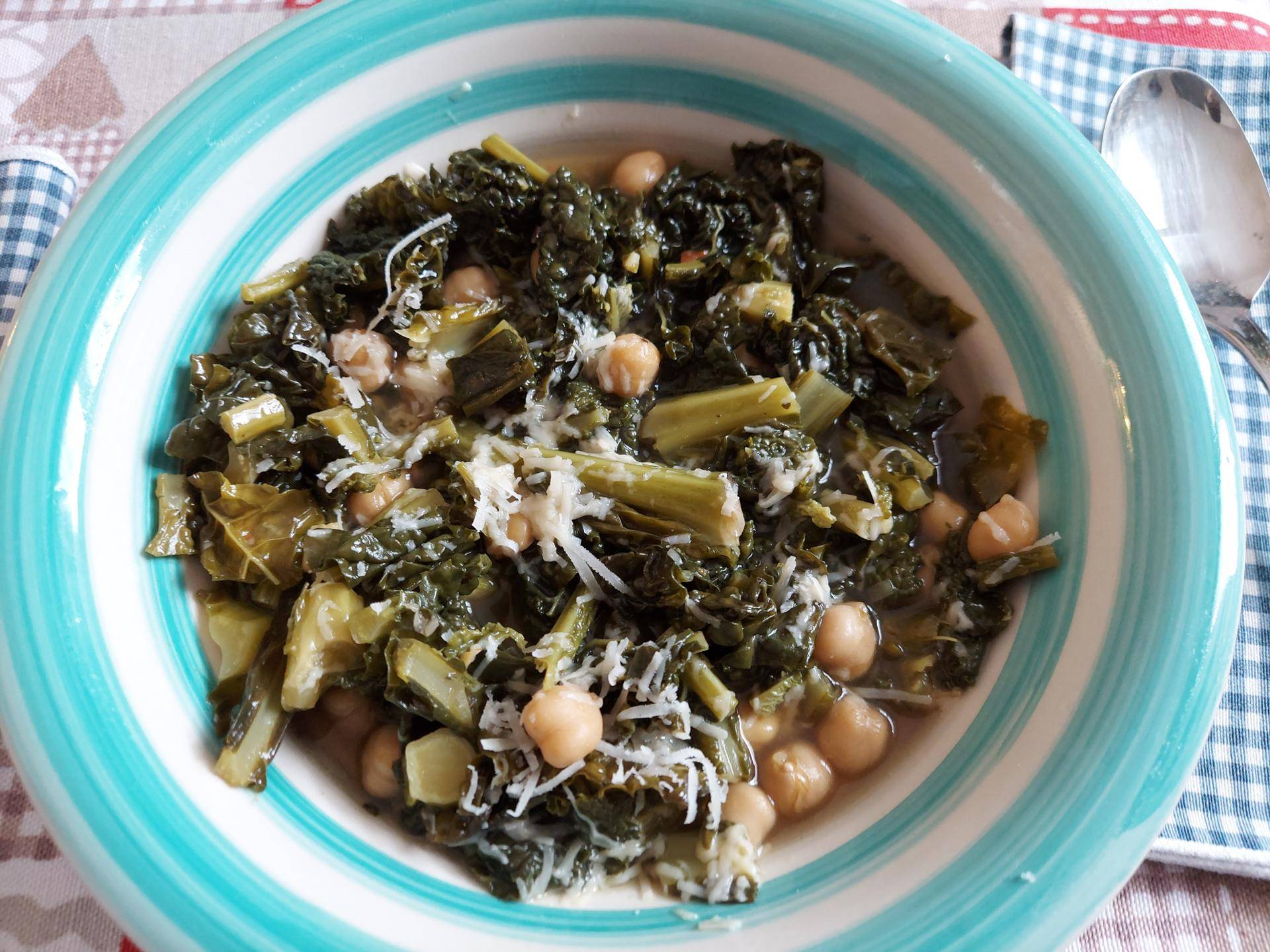 Minestra cavolo nero e ceci - Ricette Cookeo | Moulinex