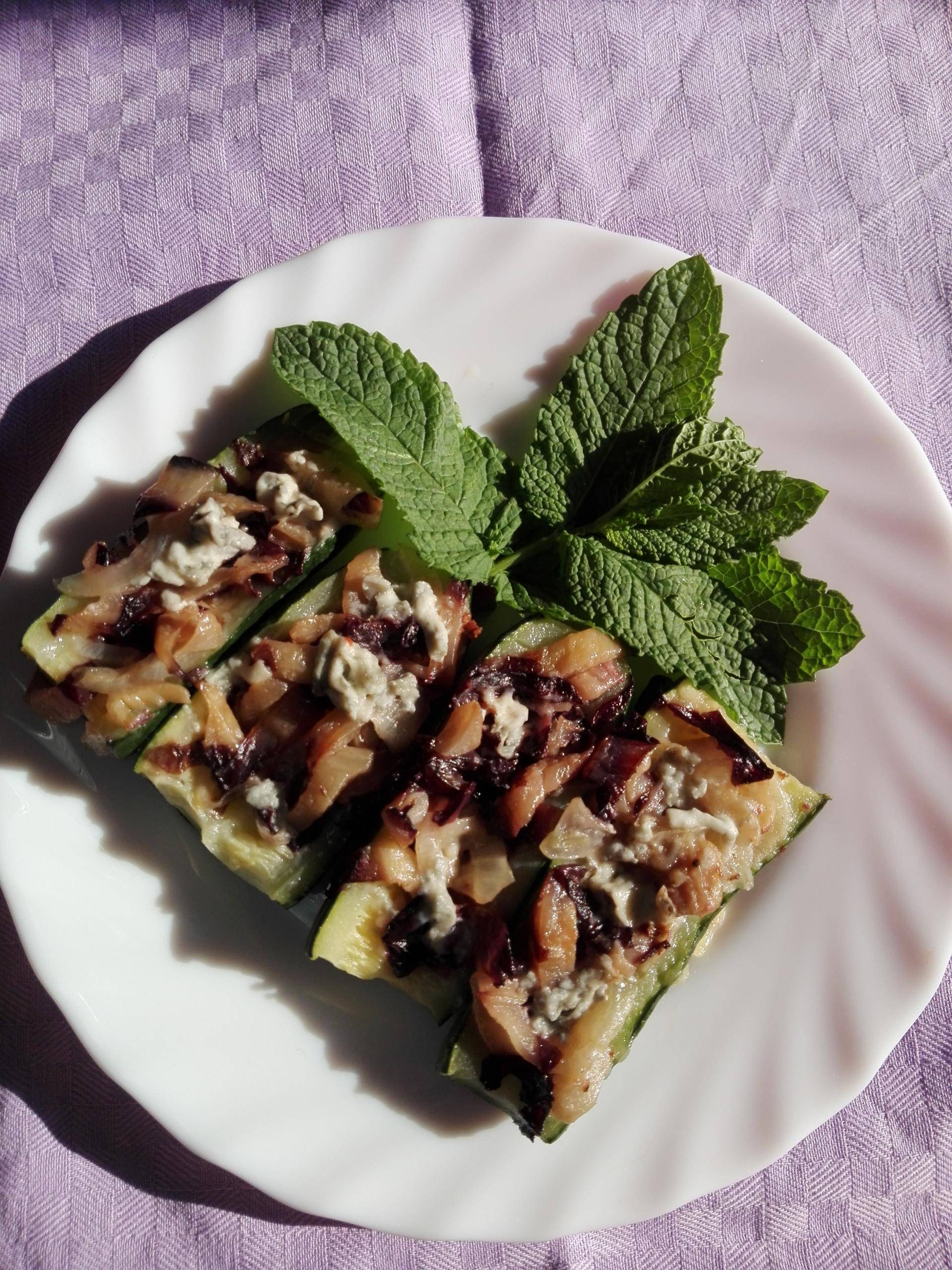Barchette di radicchio e gorgonzola - Ricette Cookeo | Moulinex