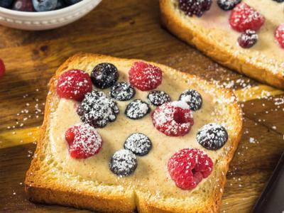 Pan brioche tostato con yogurt greco e frutti rossi - Ricette Easy Fry Max | Moulinex