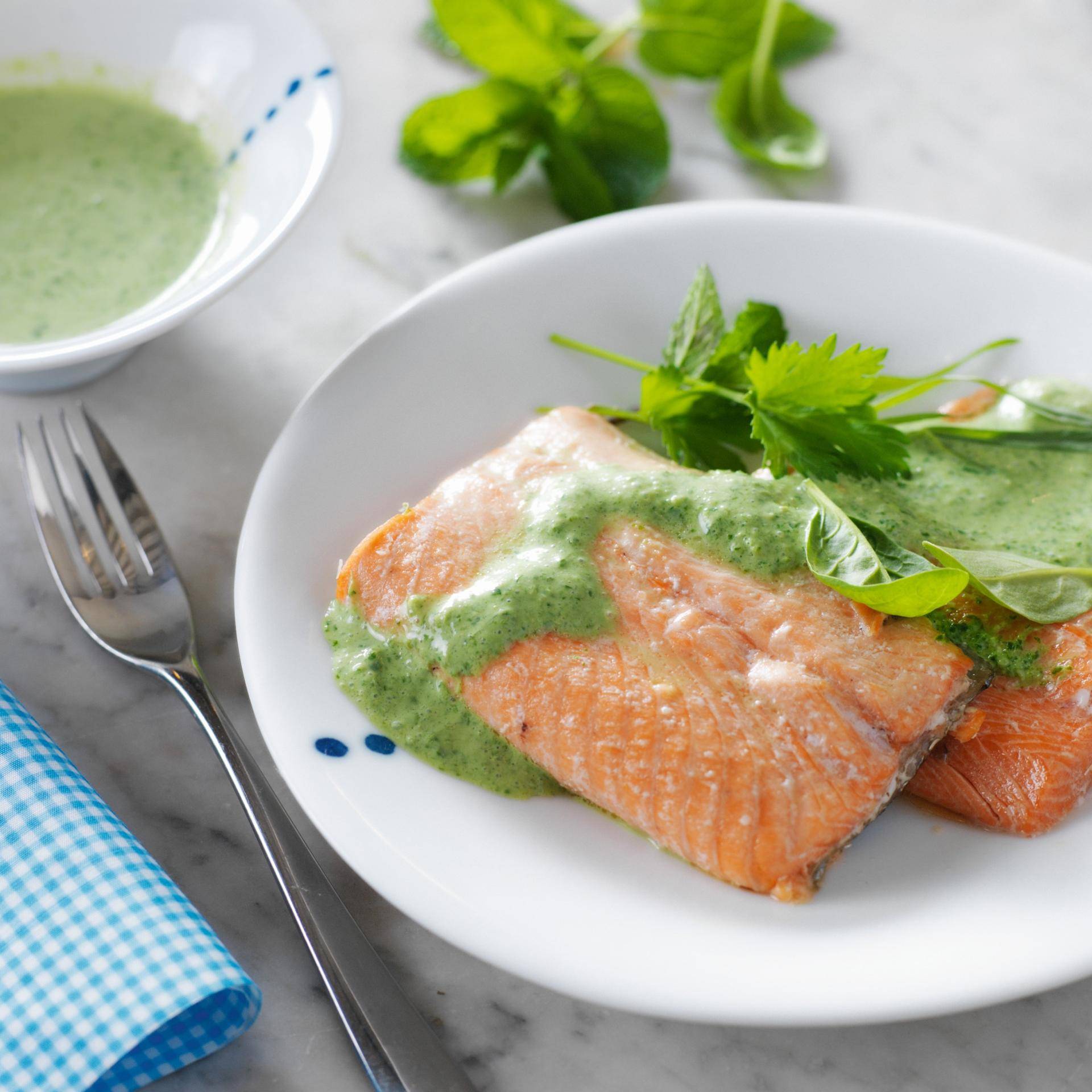 Salmerino di fontana con salsa verde - Ricette Companion | Moulinex