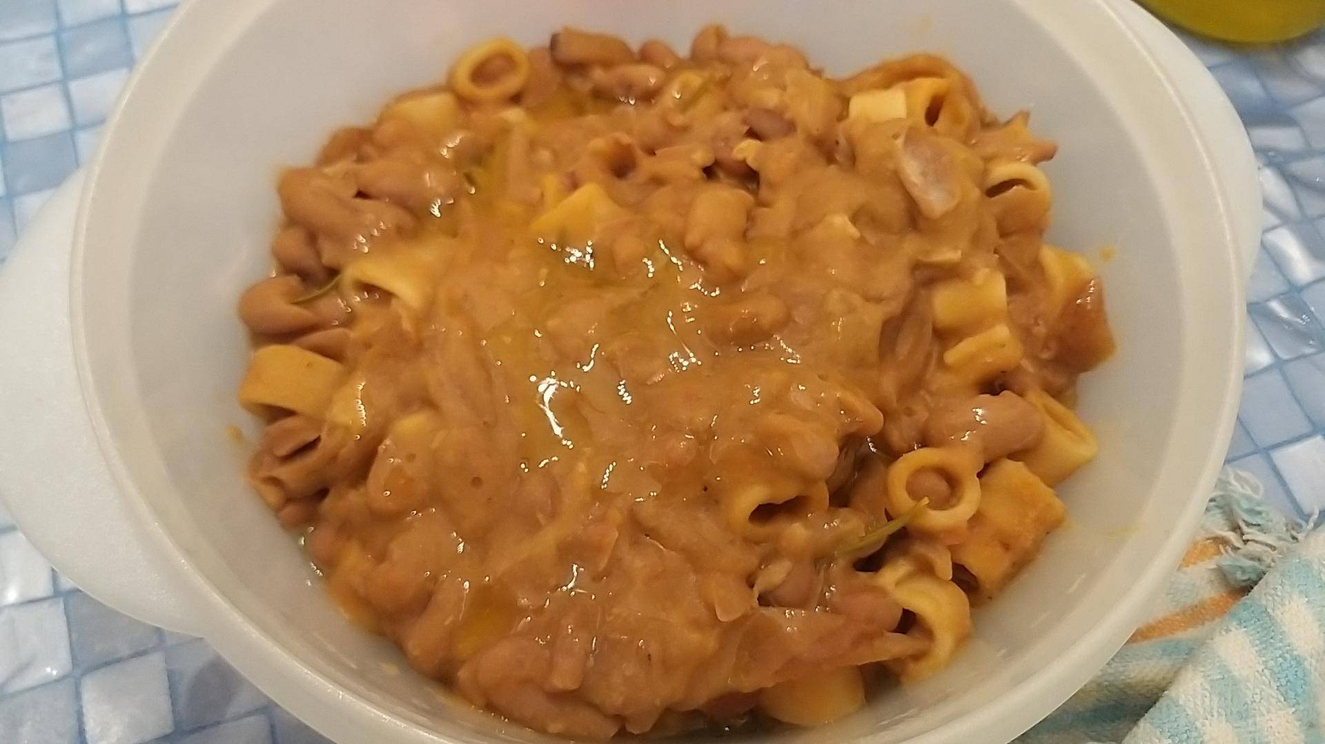 Pasta e fagioli con cotiche di Maura - Ricette Companion | Moulinex