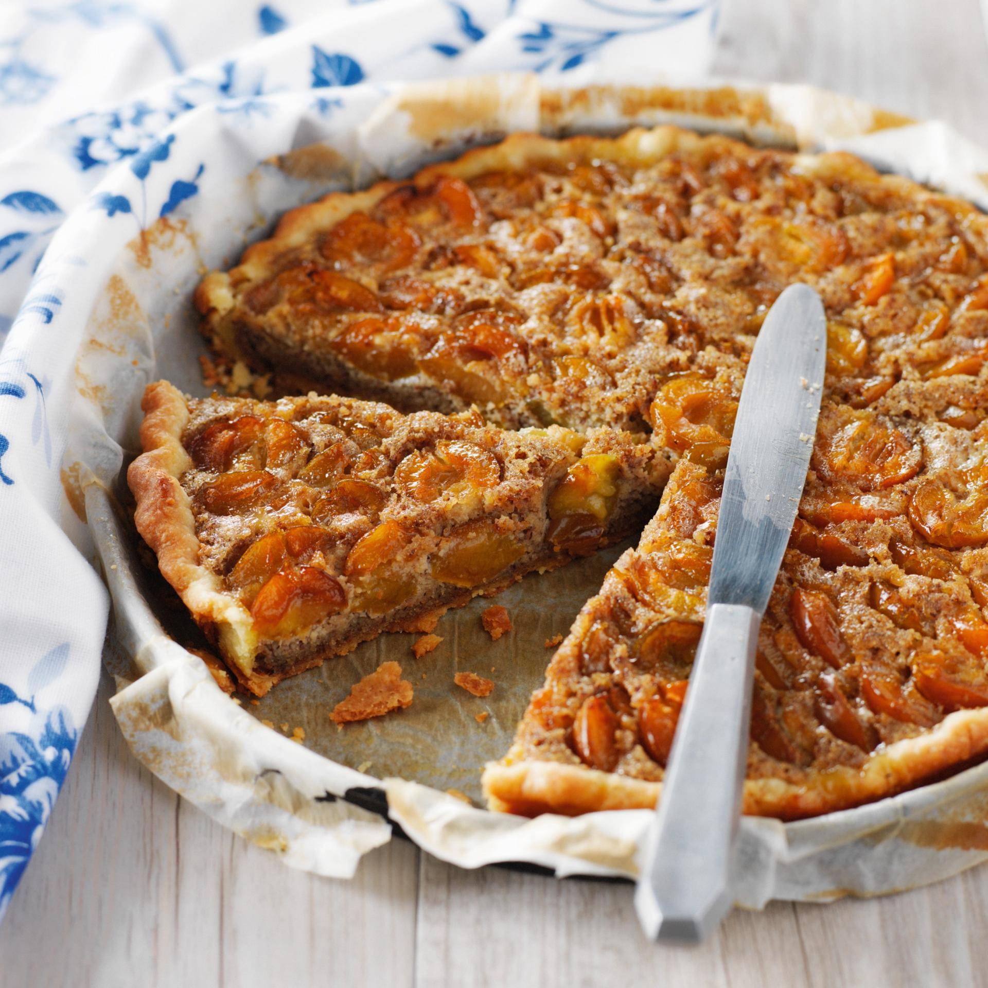 Crostata alle prugne Mirabella - Ricette Companion | Moulinex