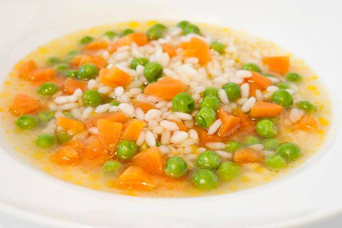 Minestra di riso con piselli e carote - Ricette Companion | Moulinex