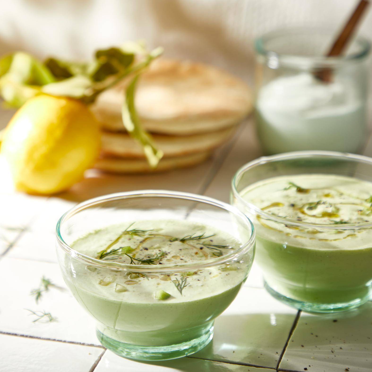 Zuppa fredda di cetriolo e yogurt greco - Ricette Blend up | Moulinex