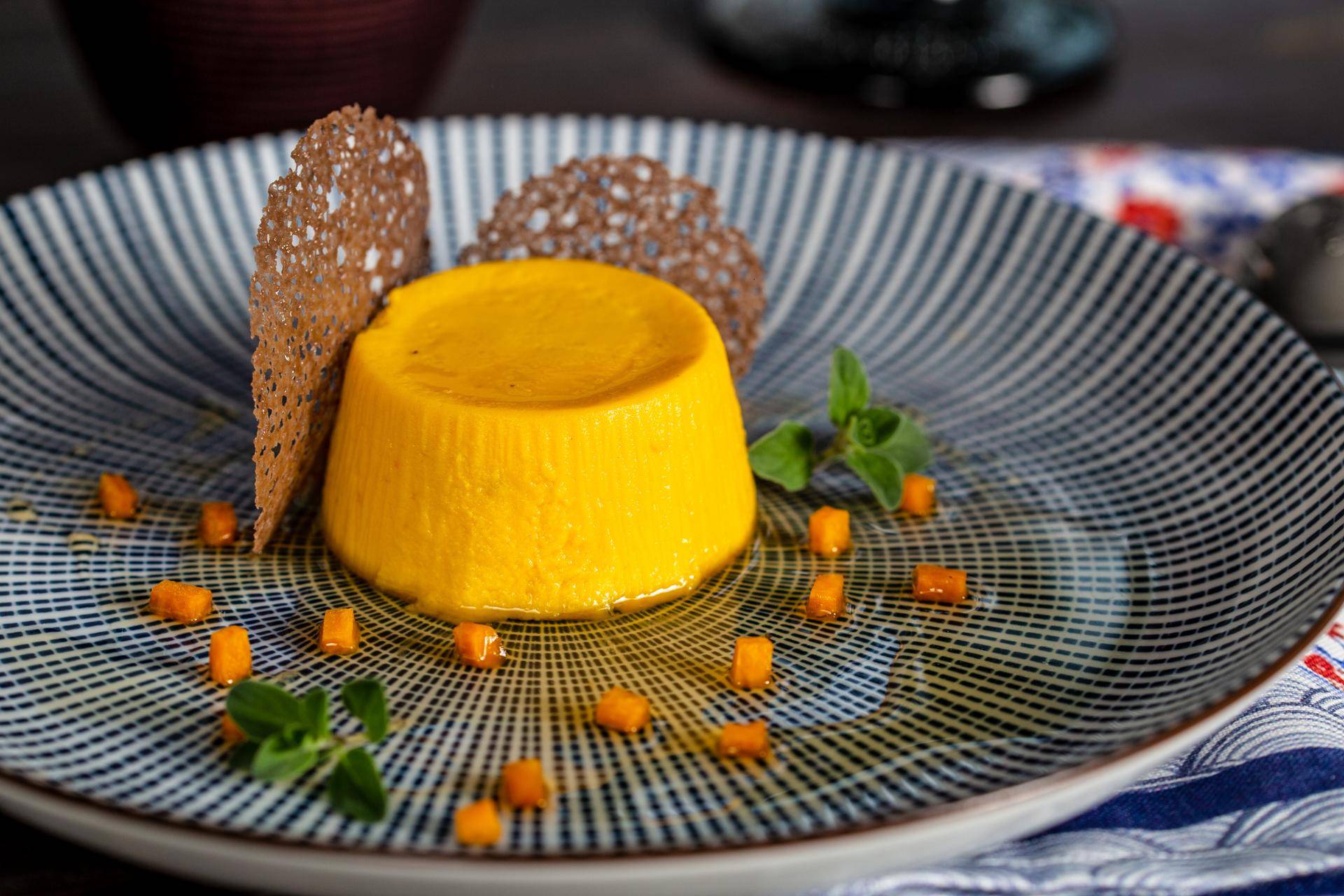 Budino di zucca e parmigiano con succo di mostarda e cialda alle bacche di cacao - Ricette Companion | Moulinex