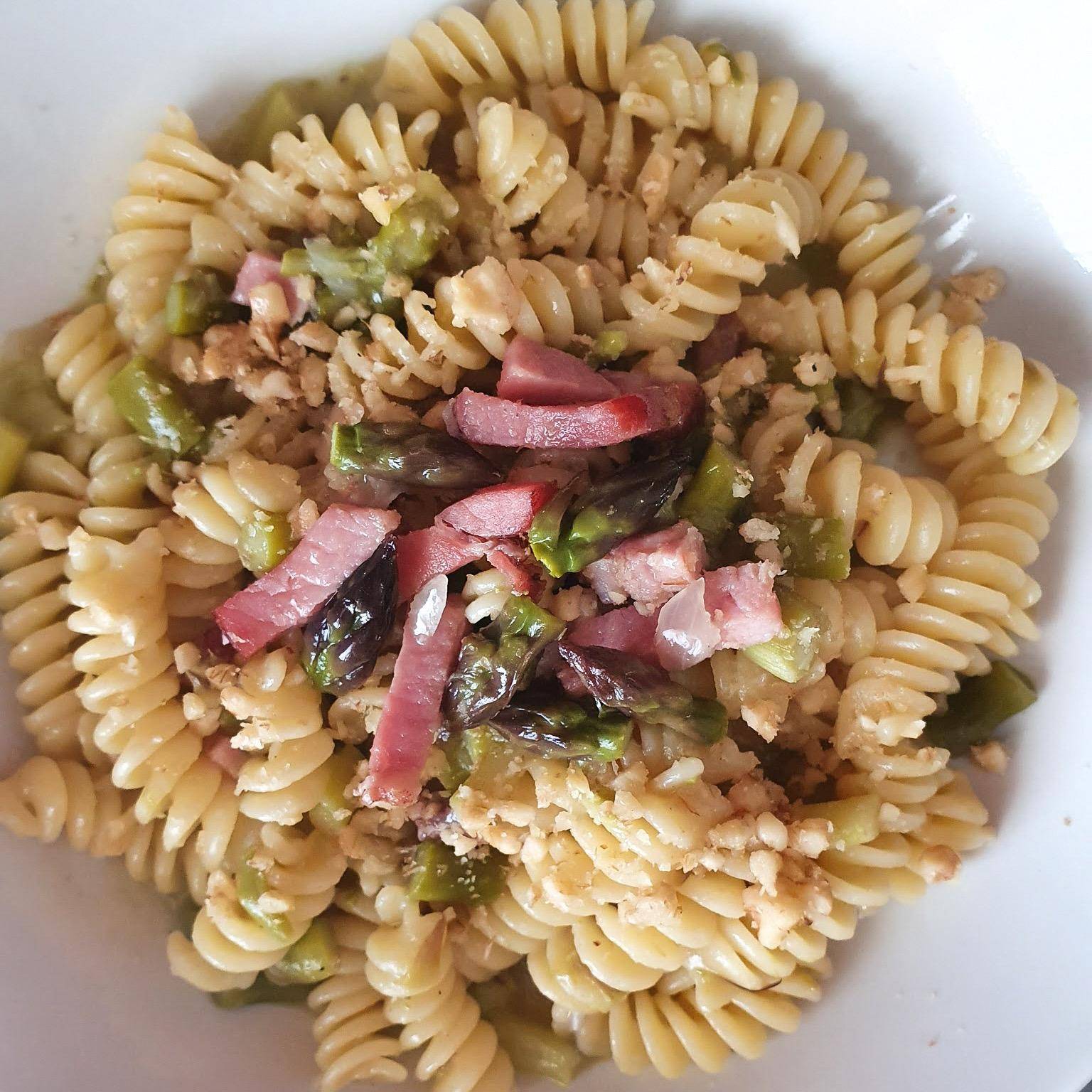 Pasta con asparagi, speck e noci - Ricette Companion Connect | Moulinex