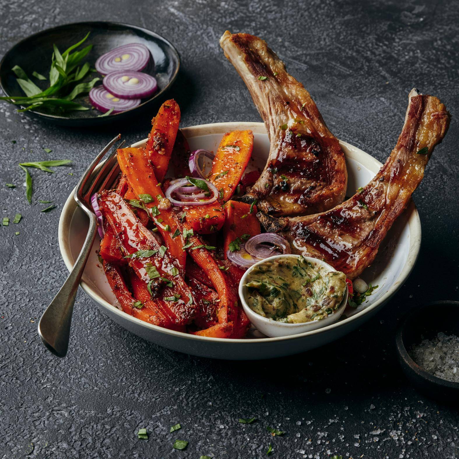 Lamb chops with dates and spiced roasted carrots - Ricette OptiGrill 4in1 | Moulinex
