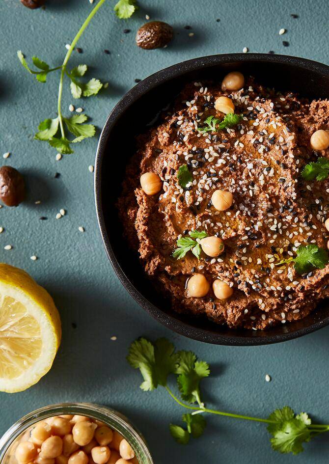 Hummus con olive nere e semi di sesamo nero - Ricette Perfectmix + | Moulinex