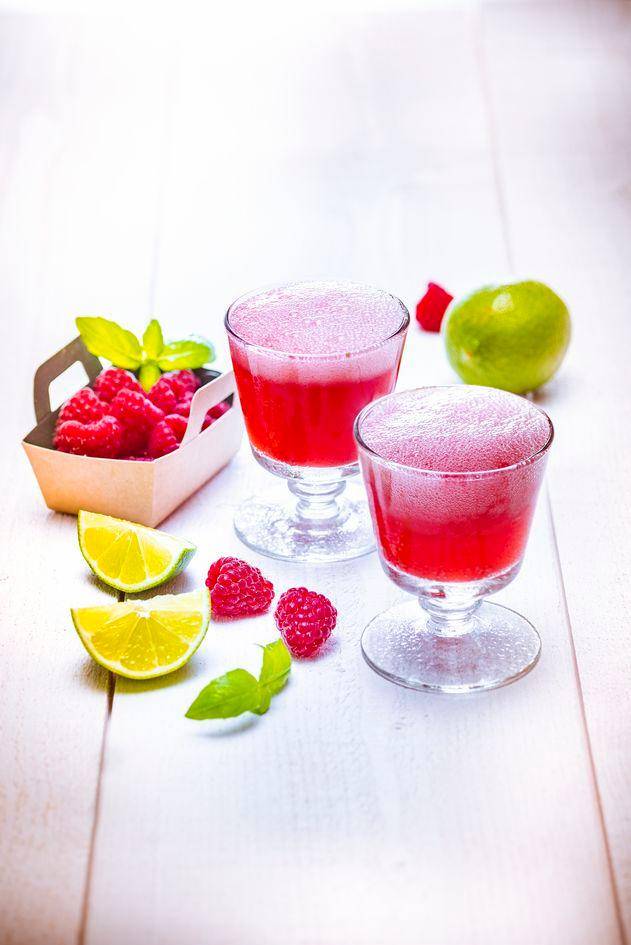 Cocktail solare ai lamponi e limonata - Ricette Blend up | Moulinex