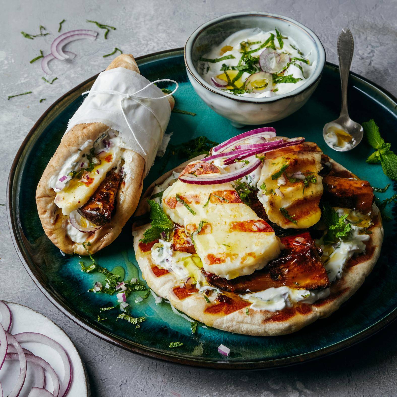 Melanzane alla griglia e wrap di halloumi con salsa yogurt - Ricette OptiGrill 2in1 | Moulinex