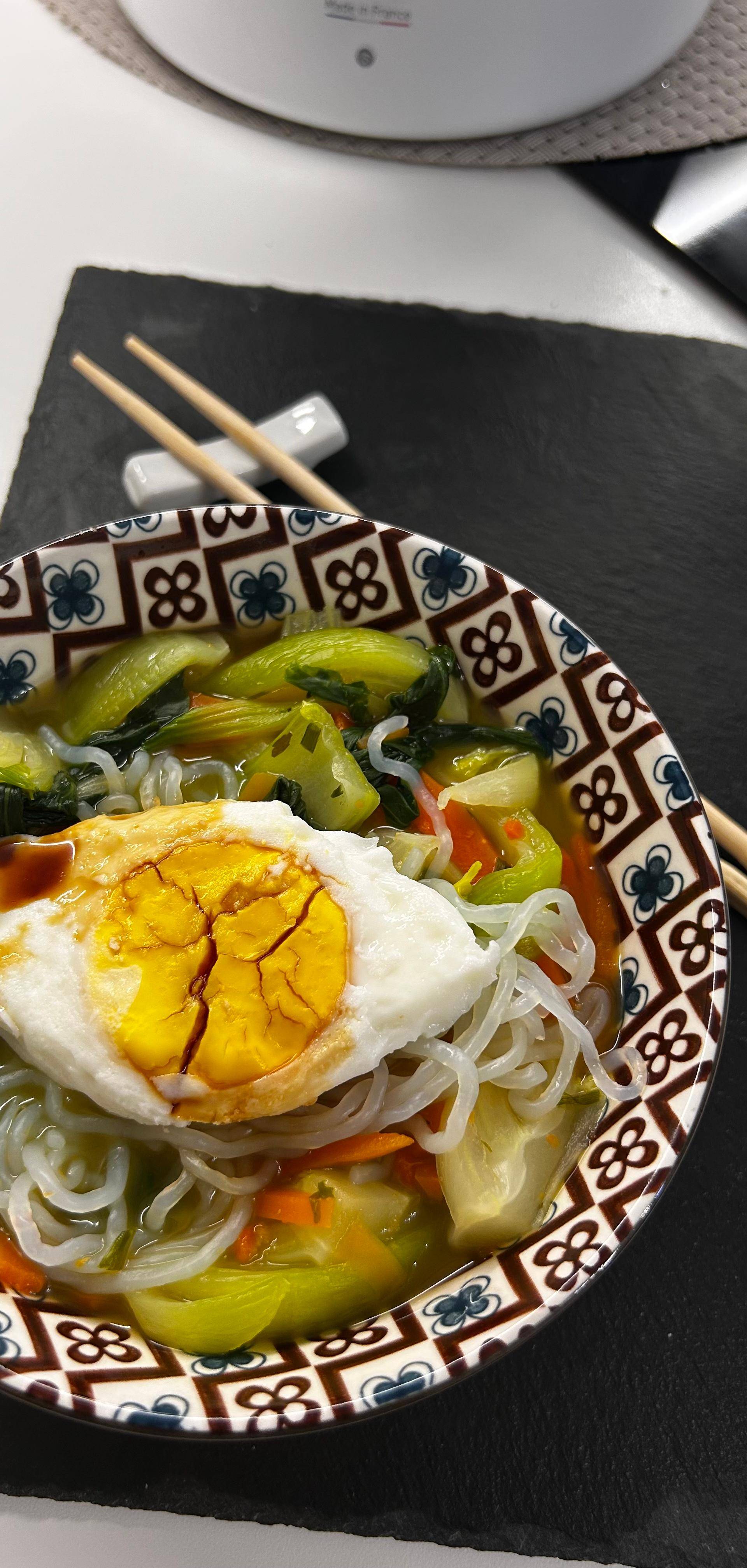 Pak Choi in zuppa con noodles - Ricette Companion Connect XL | Moulinex
