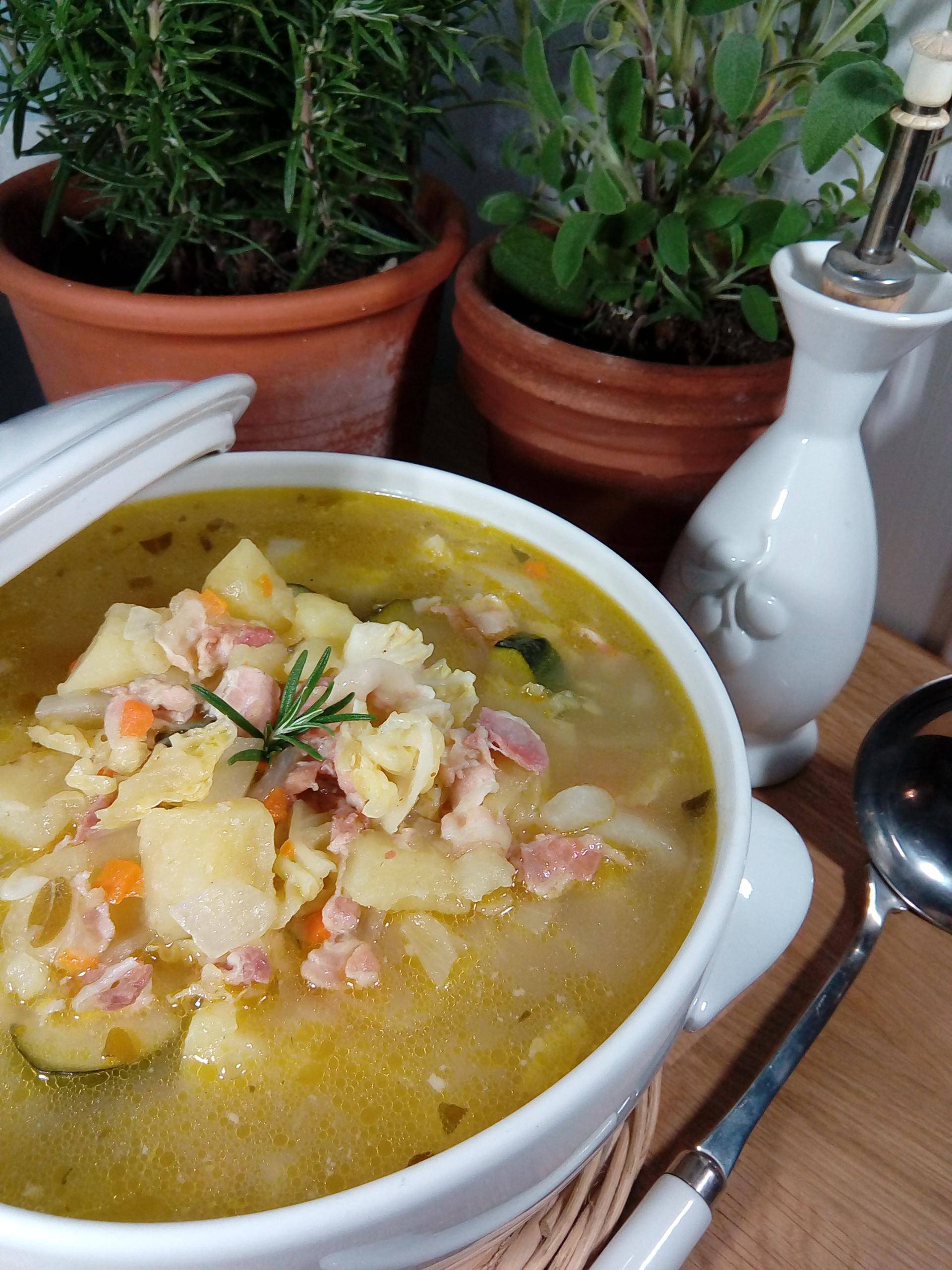 Zuppa con verza , patate e bacon - Ricette Companion Connect | Moulinex