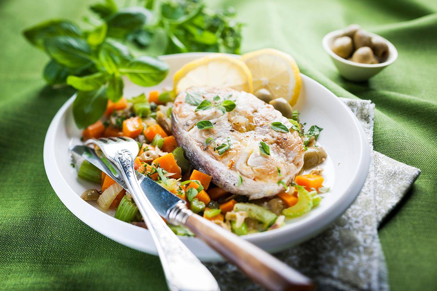 Trota con soffritto alle erbe - Ricette Cookeo | Moulinex