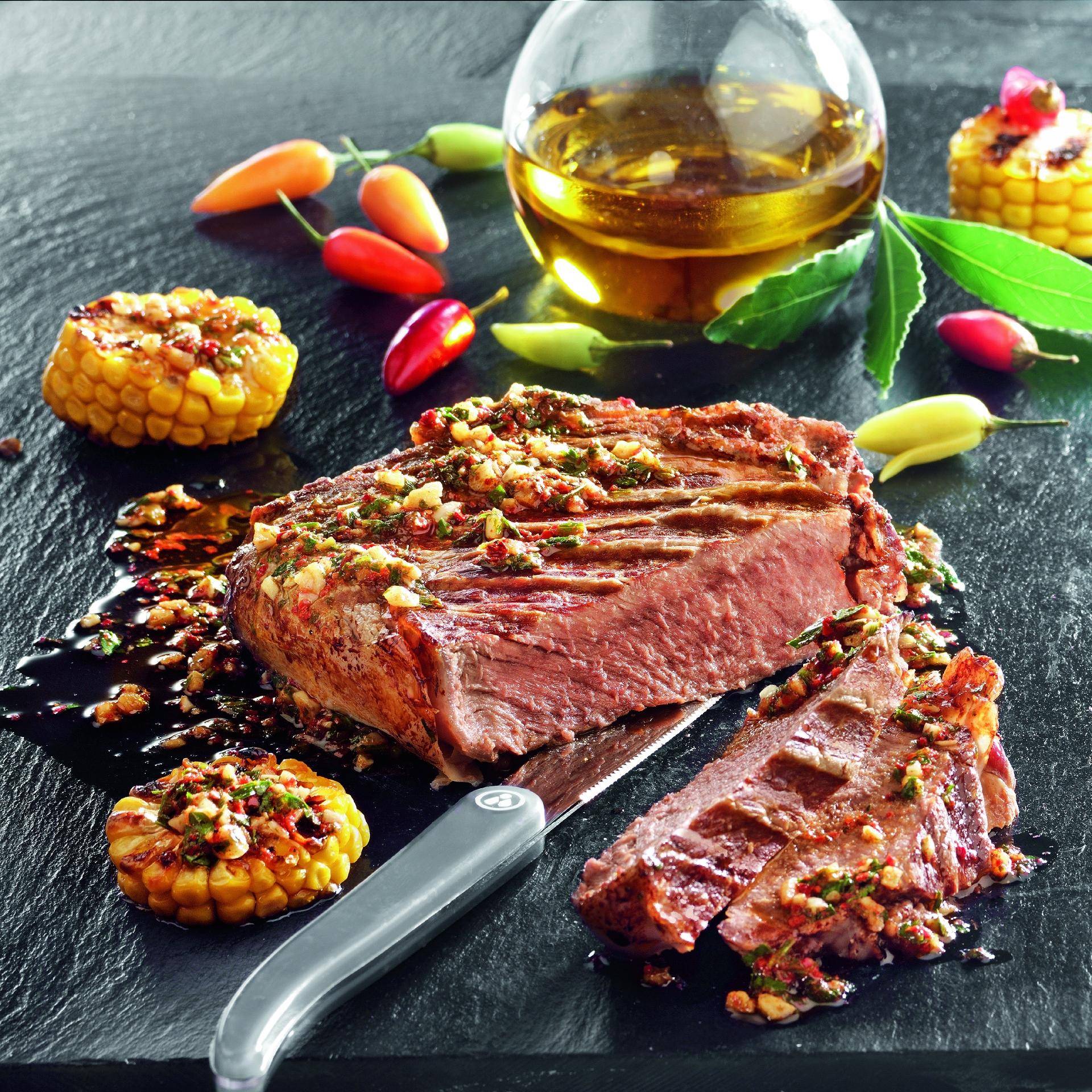 Bistecche di controfiletto con salsa chimichurri - Ricette EASY FRY & GRILL 2 in 1 XXL | Moulinex