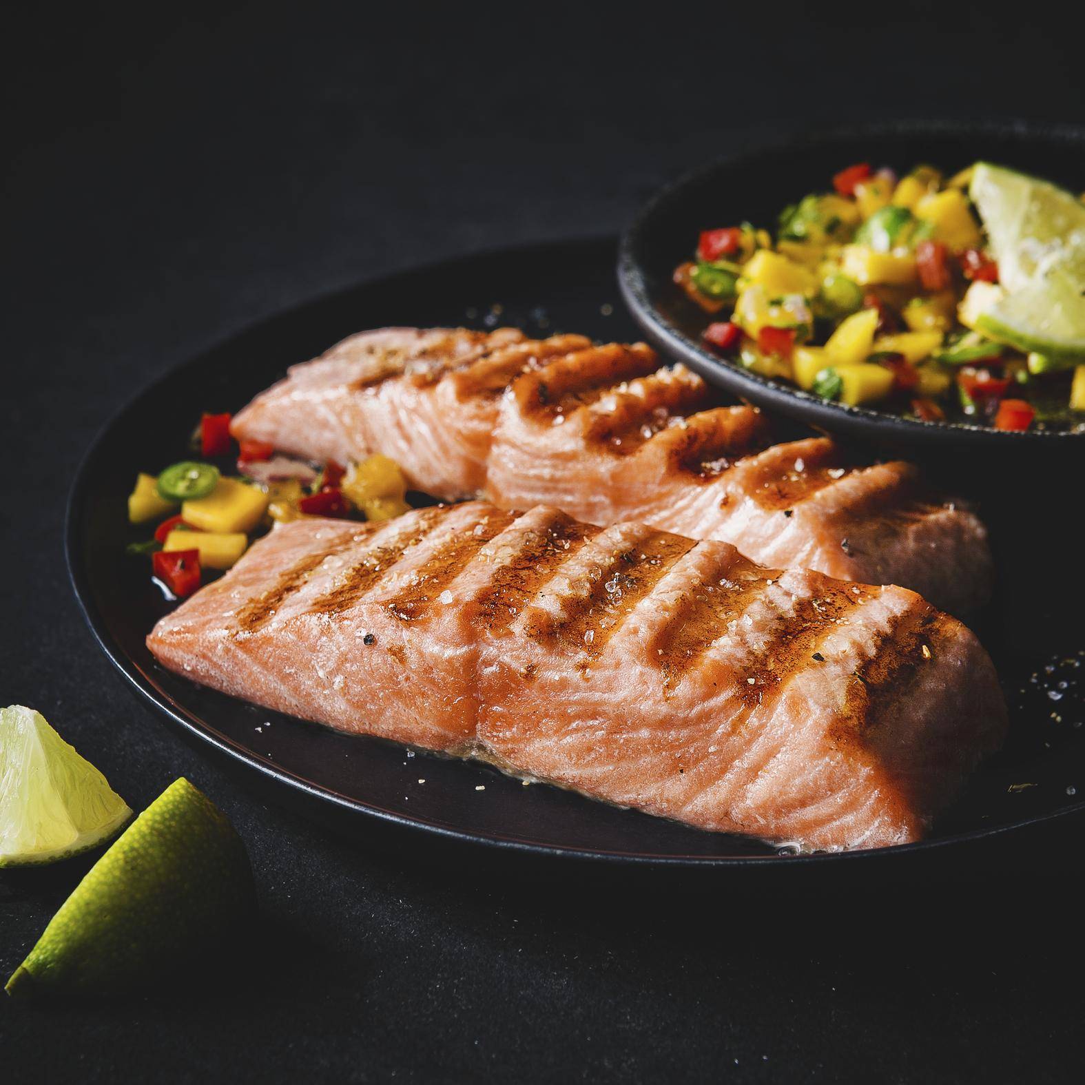 Salmone grigliato con salsa di mango - Ricette OptiGrill + | Moulinex