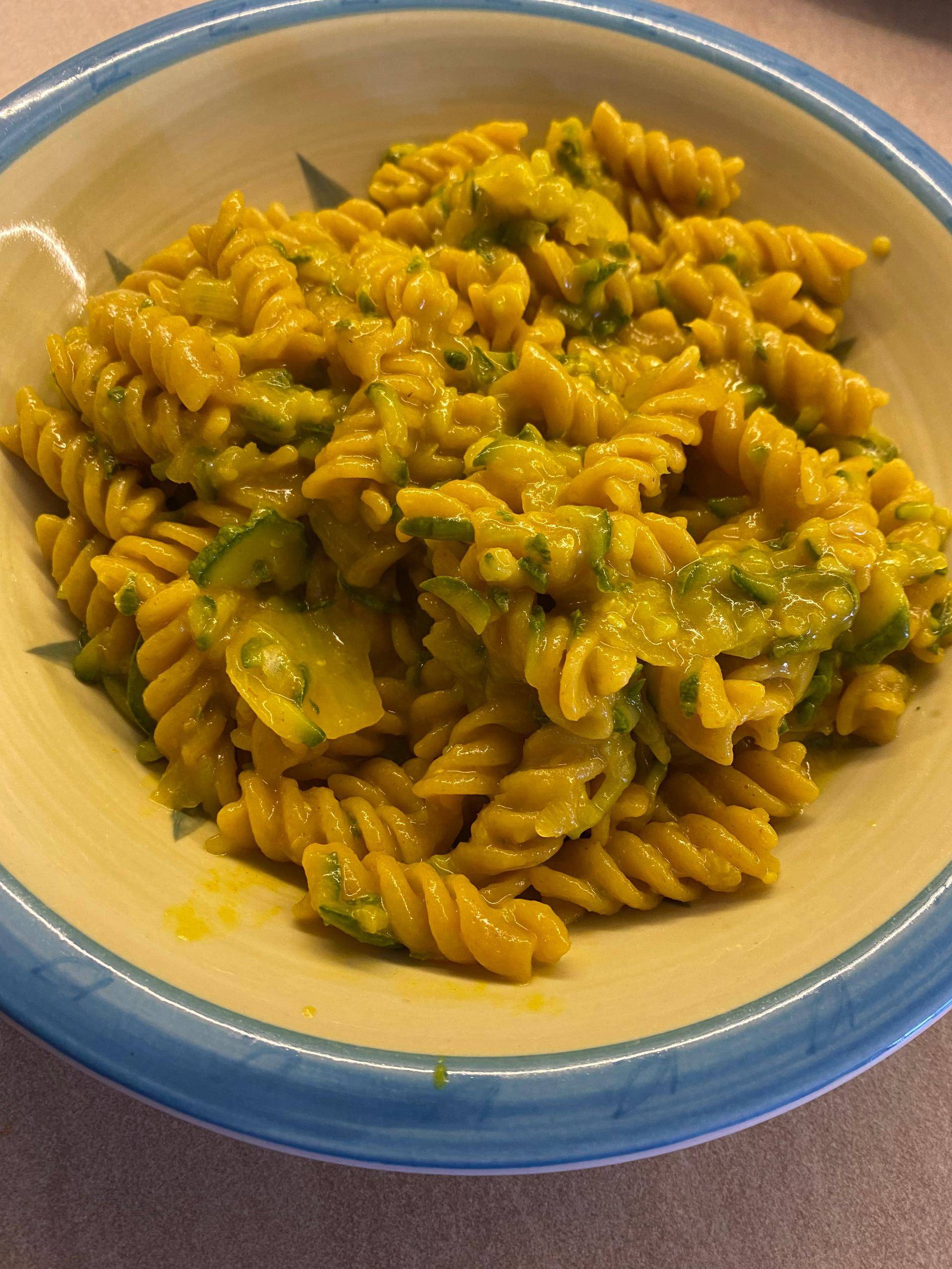 Pasta zucchine e curcuma - Ricette Companion Connect | Moulinex
