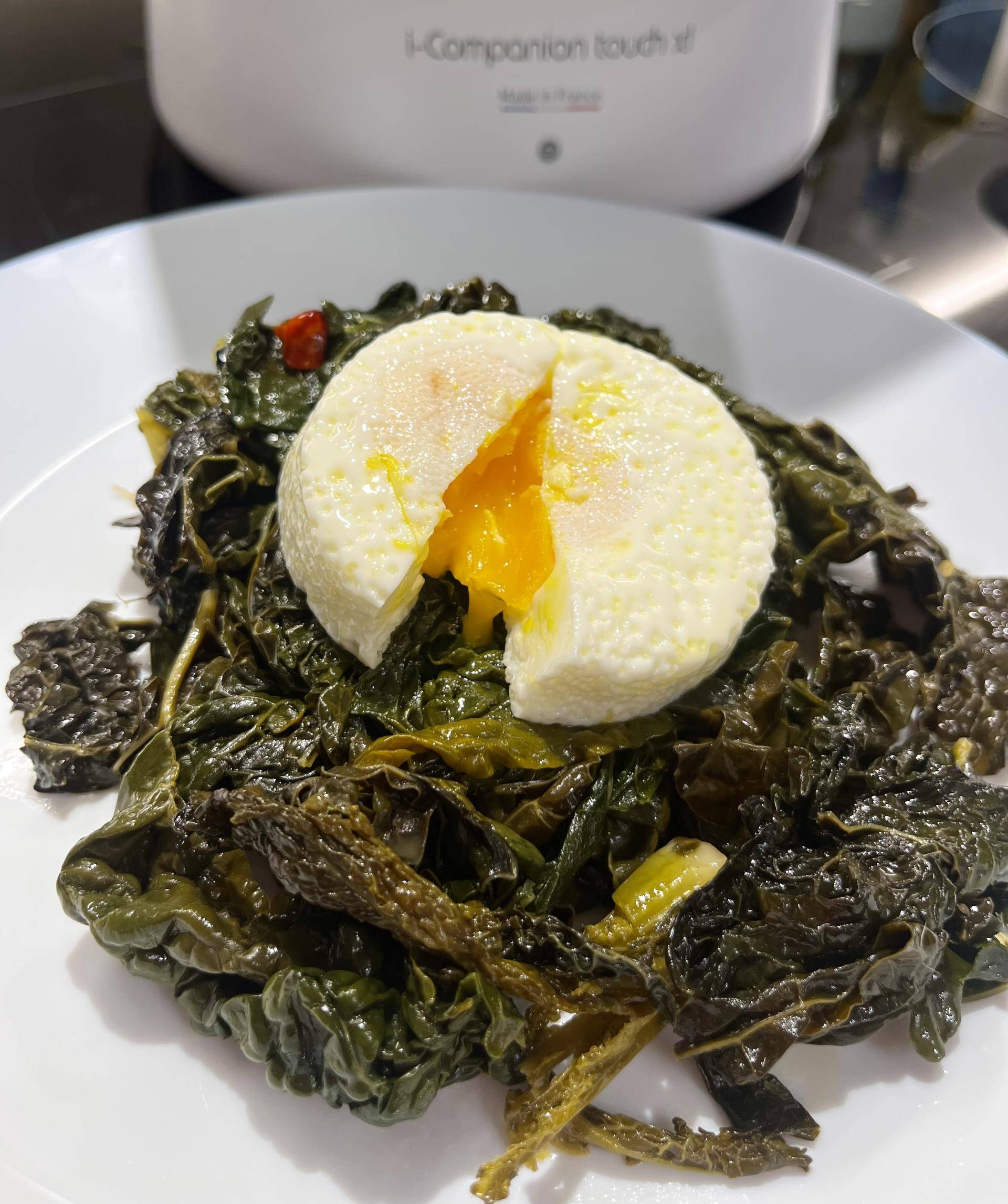 Cavolo nero ripassato con uovo in cocotte - Ricette Companion Connect XL | Moulinex