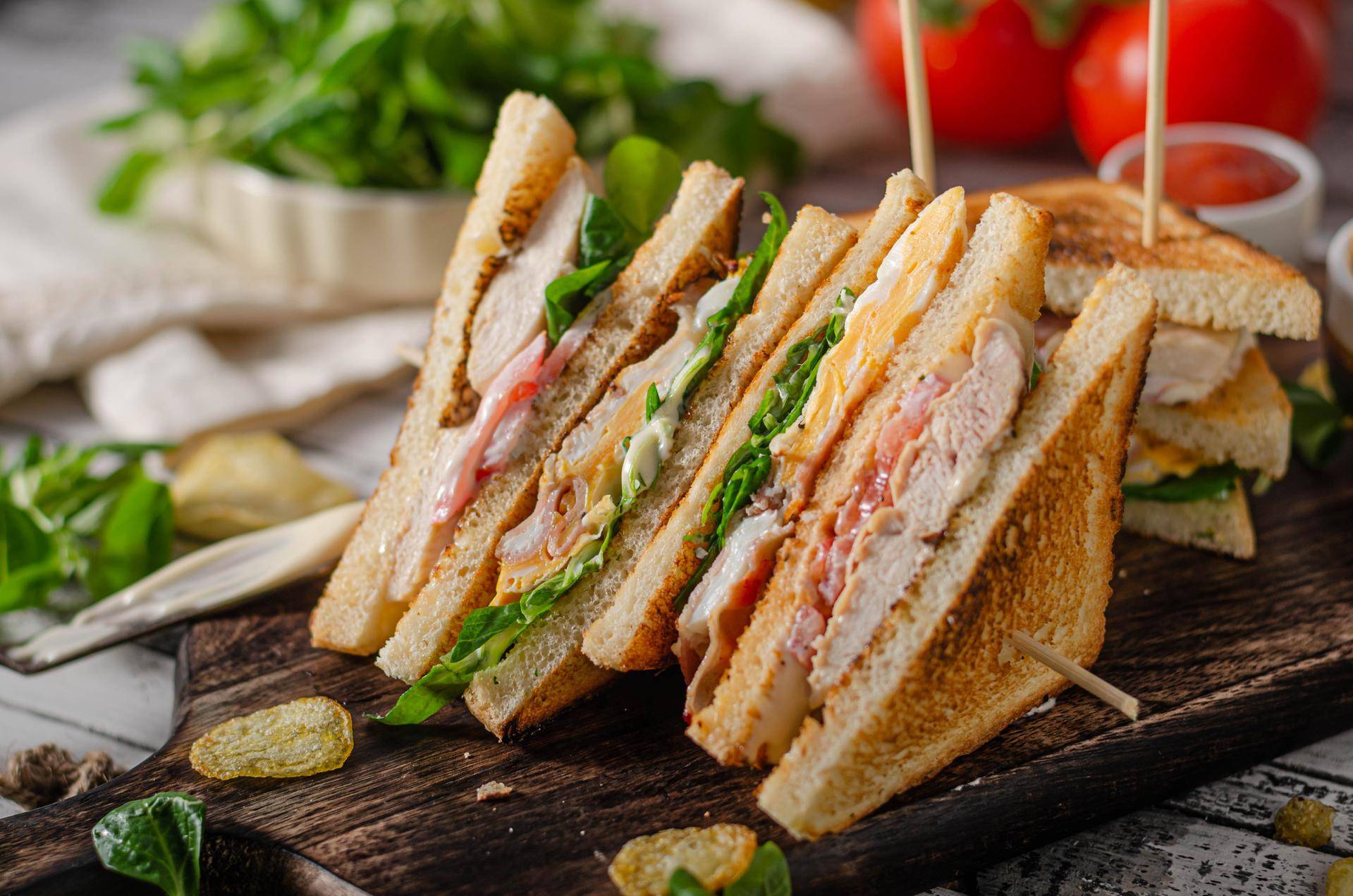 Club sandwich tostato con tacchino e uovo fritto - Ricette EASY FRY & GRILL 2 in 1 MECHANICAL | Moulinex