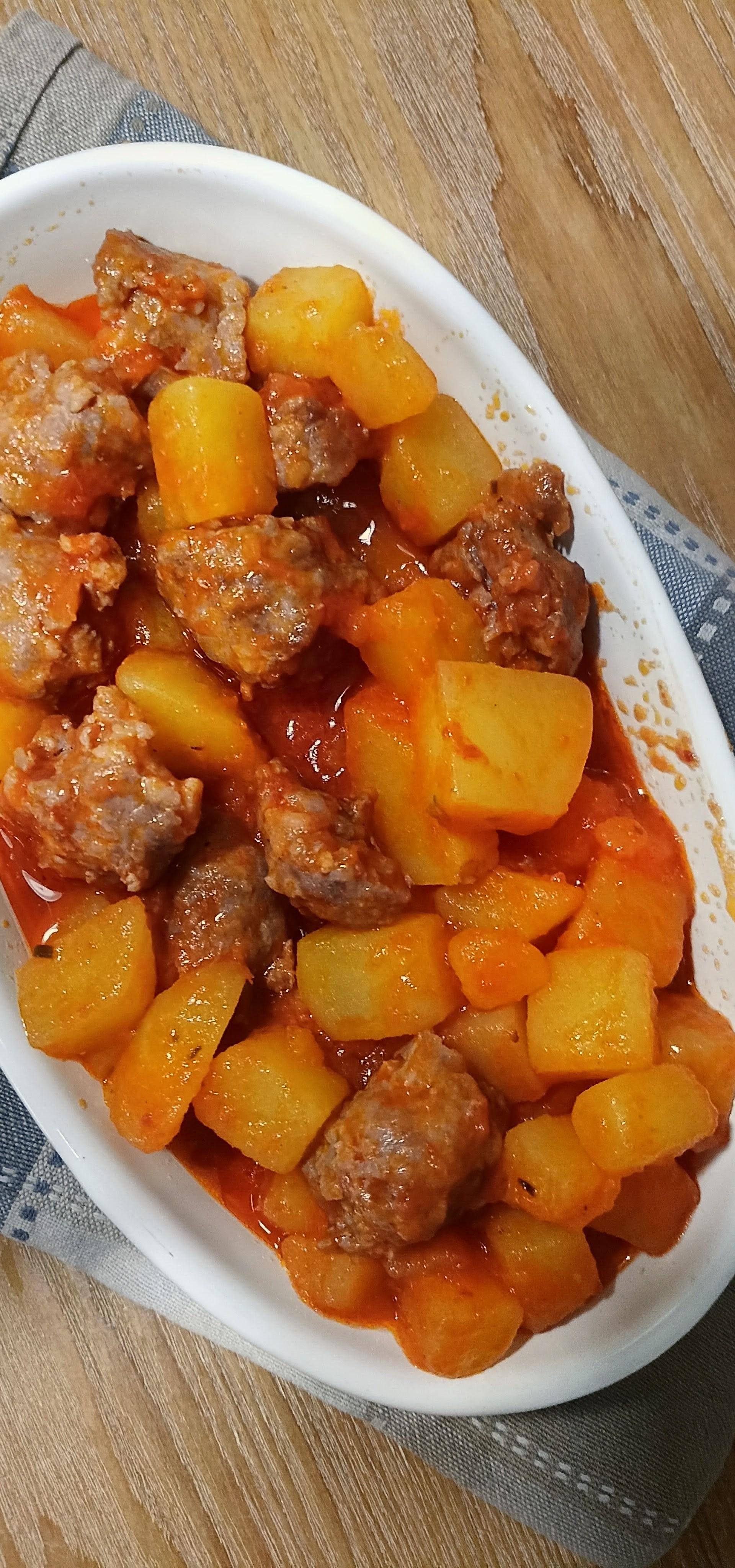 Salsiccia e patate al sugo - Ricette Companion Connect | Moulinex