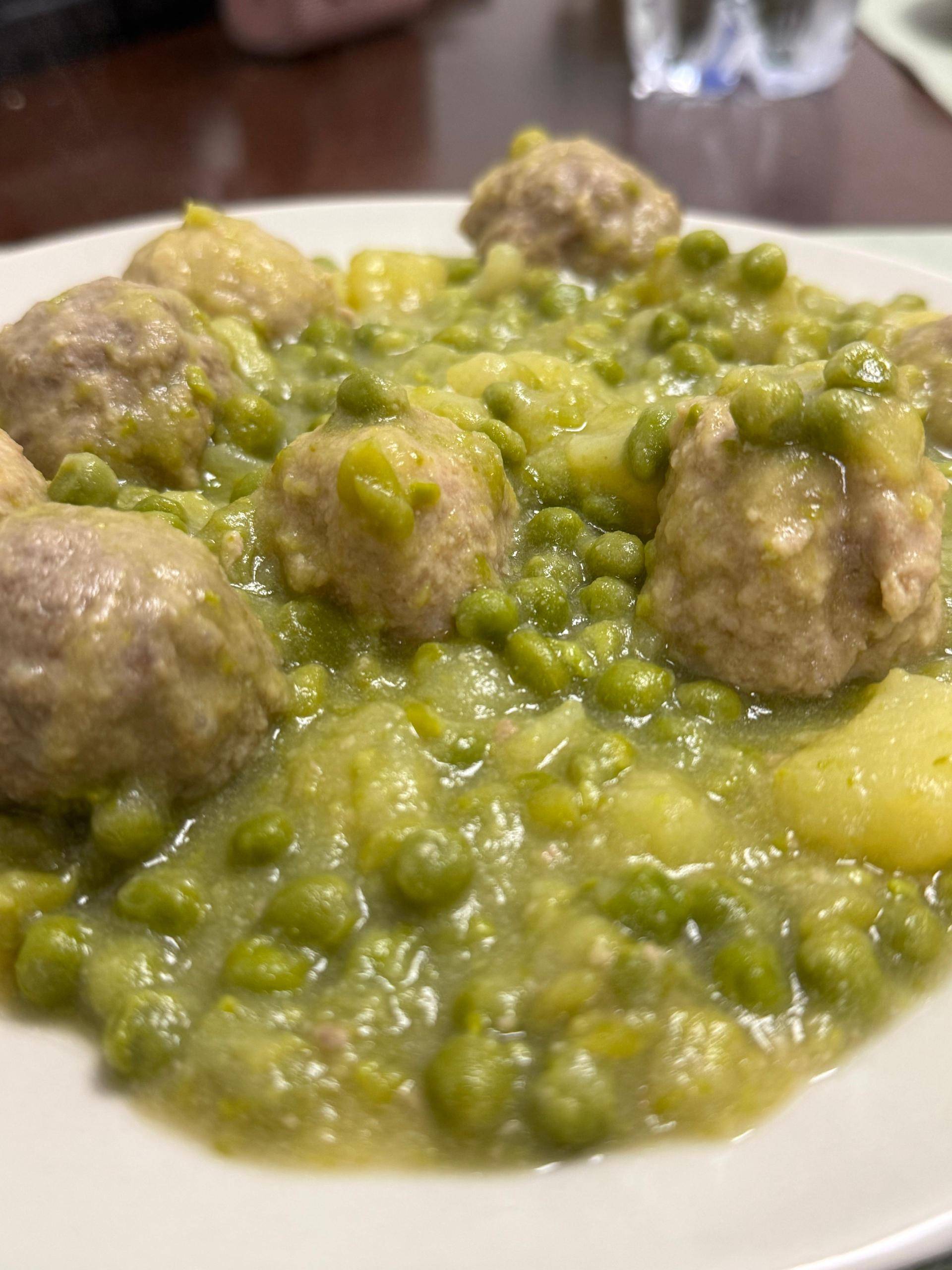Polpette in umido con patate e piselli - Ricette Companion Connect XL | Moulinex