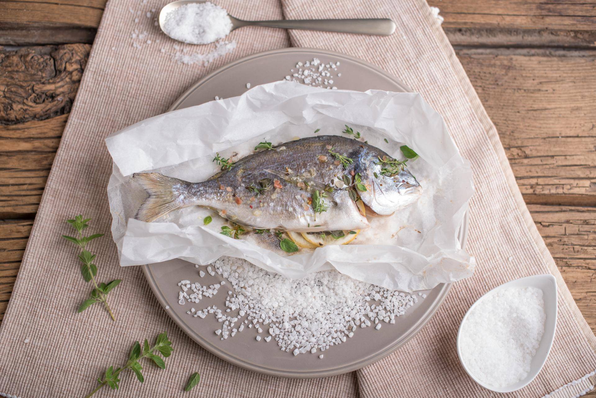Orate al cartoccio di sale e erbe - Ricette Cookeo | Moulinex