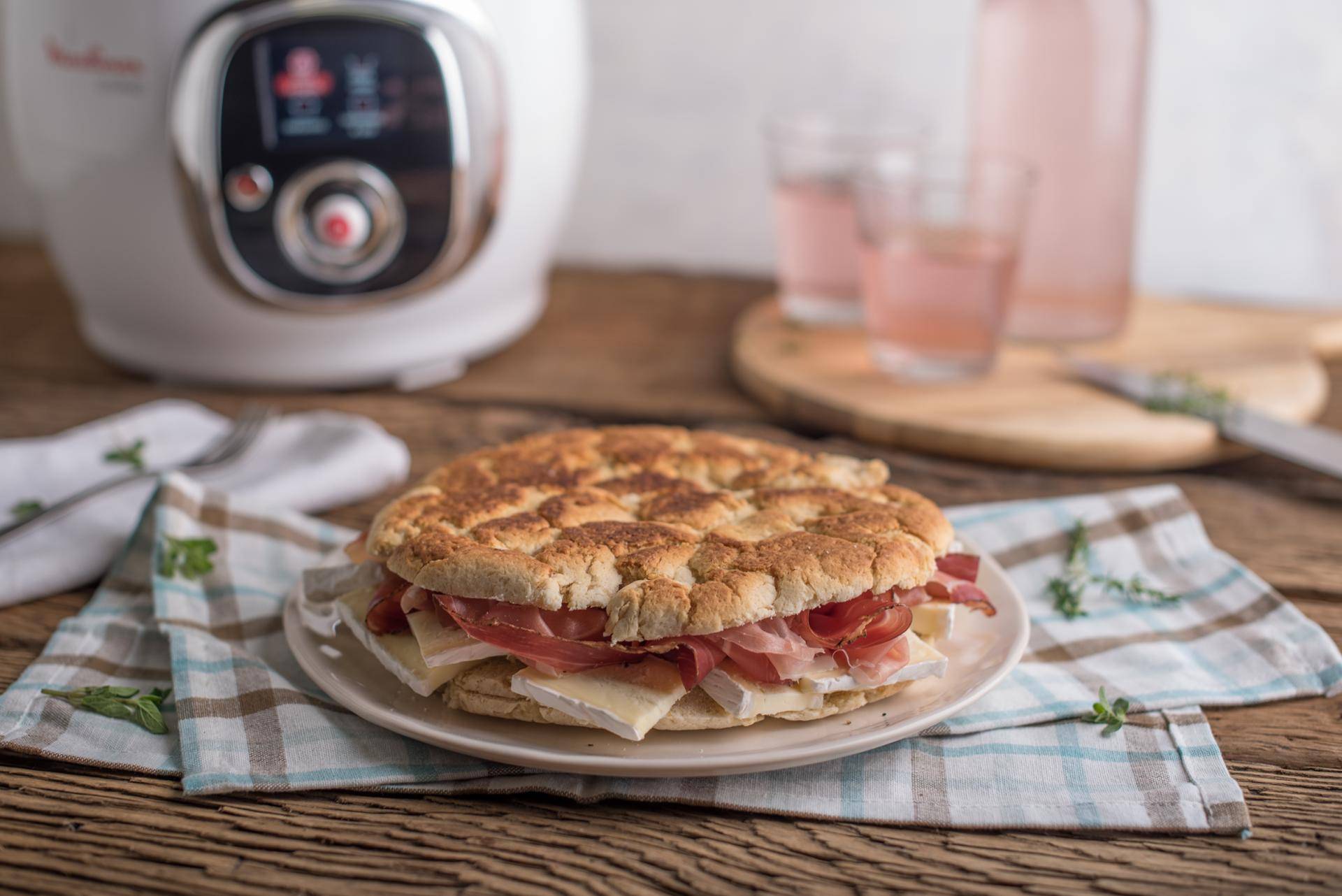 Torta al testo speck e brie - Ricette Cookeo | Moulinex
