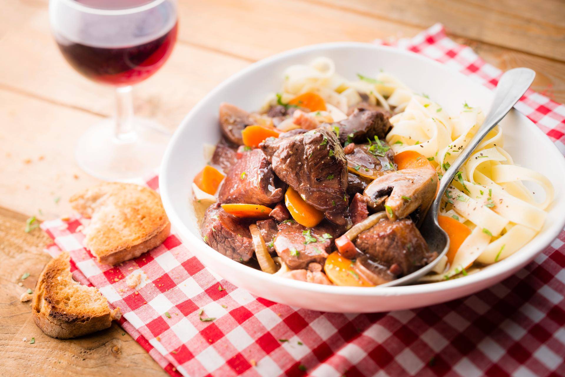 Manzo alla Bourguignon - Ricette Cookeo | Moulinex