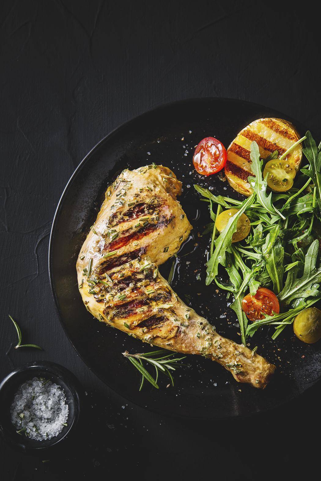 Chicken thighs in a yoghurt and rosemary marinade - Ricette undefined | Moulinex
