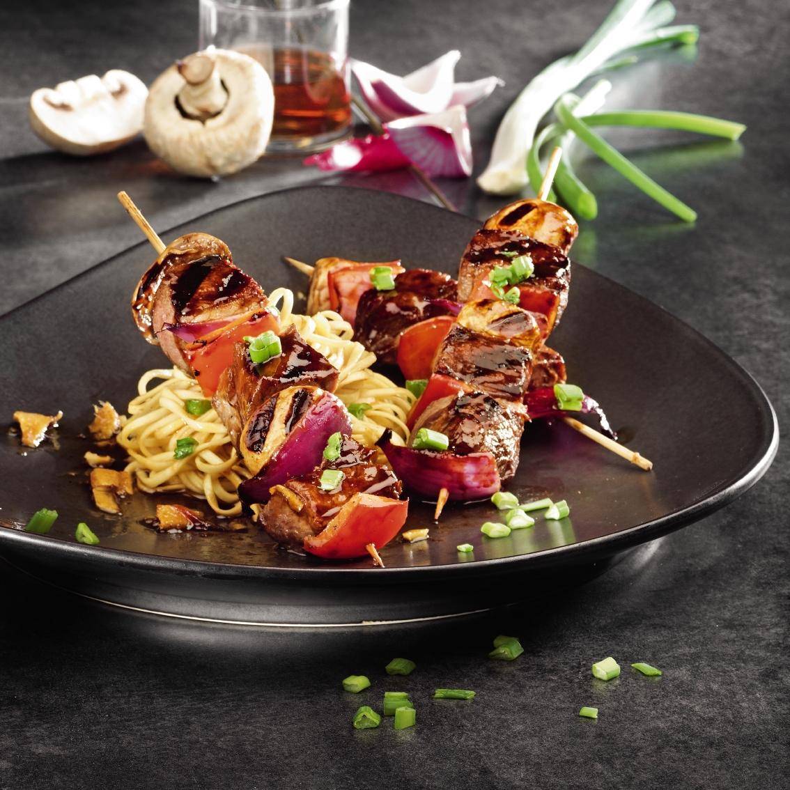 Spiedini di bistecca con funghi e salsa teriyaki - Ricette OptiGrill + | Moulinex
