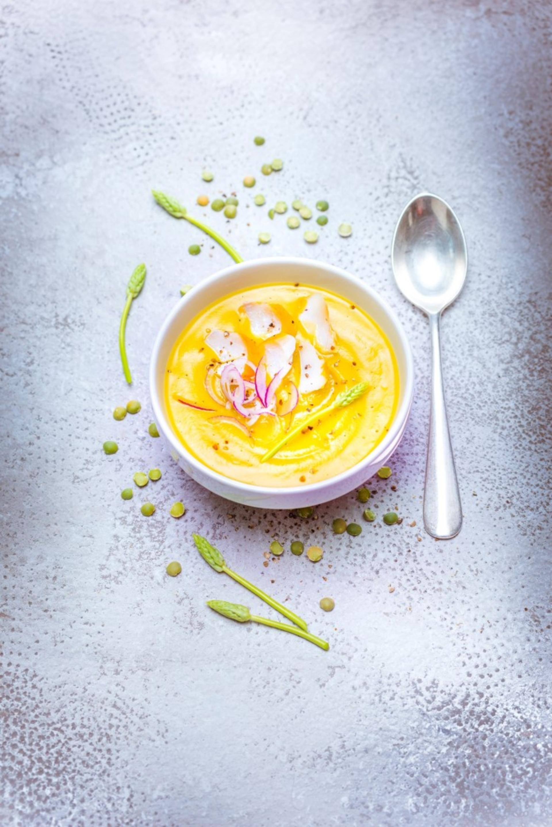 Zuppa vellutata di piselli spezzati, topinambur e eglefino - Ricette Ultrablend Cook | Moulinex