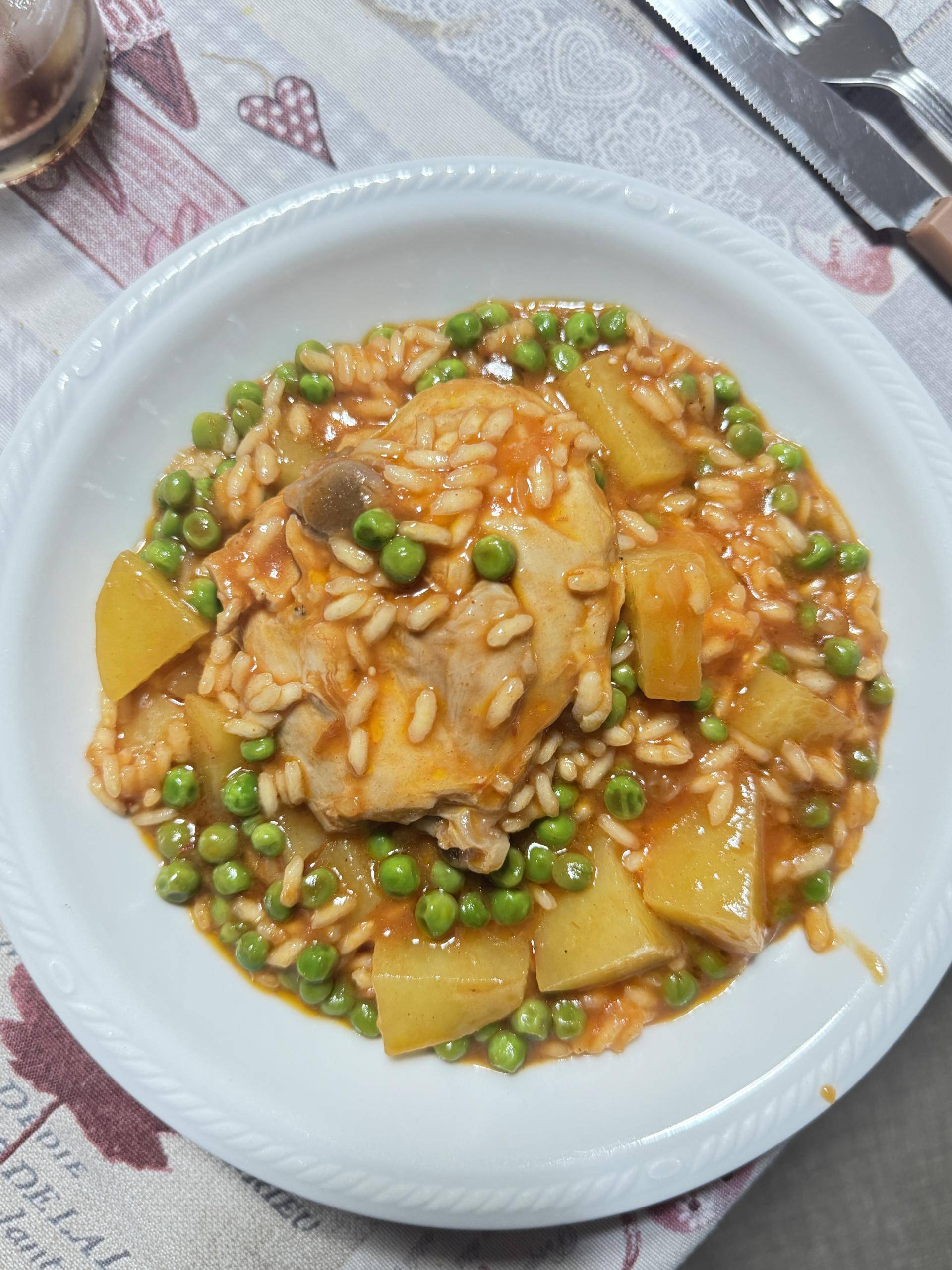 Gustoso pollo in umido con patate, riso e piselli - Ricette Companion Connect | Moulinex
