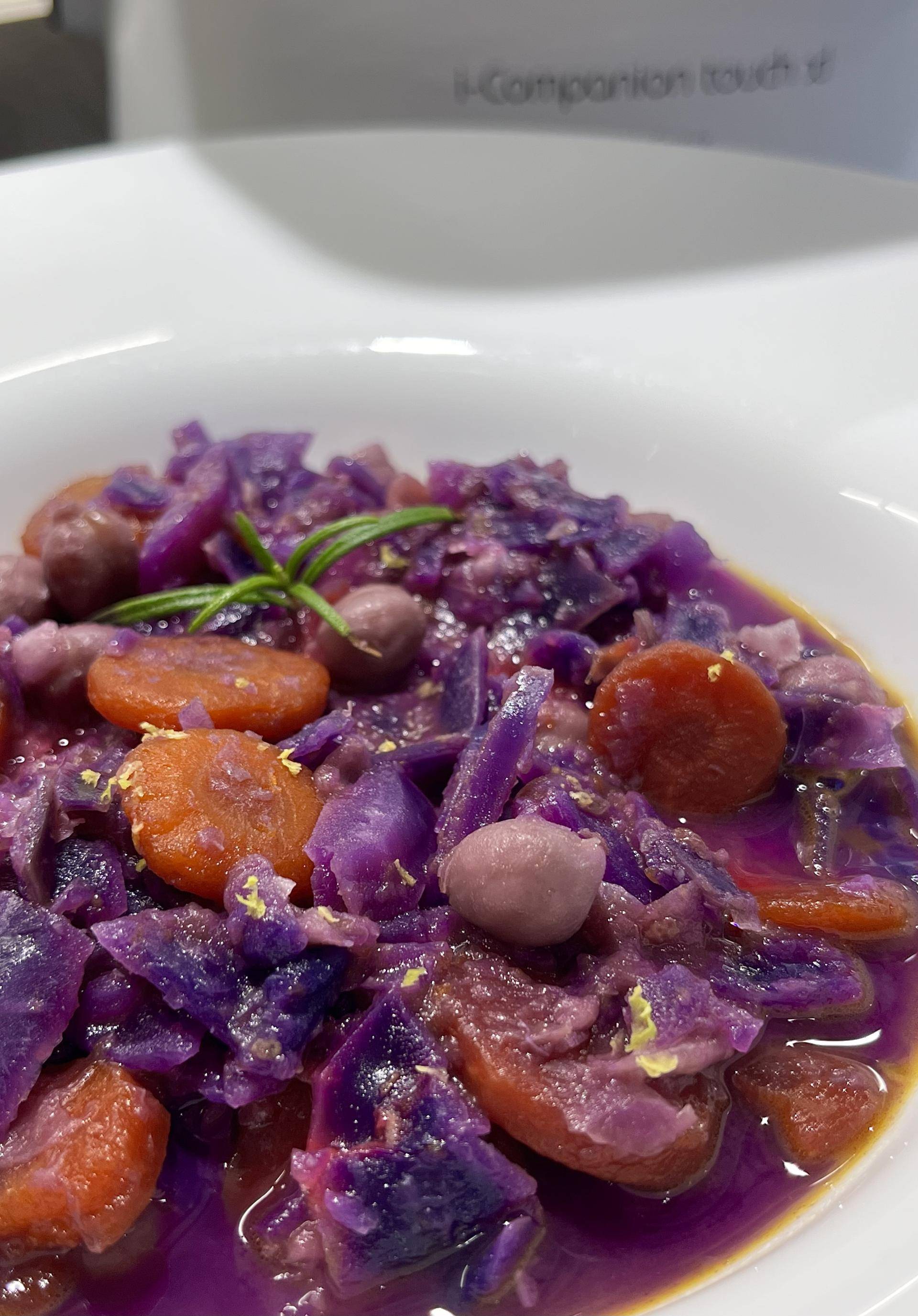 Zuppa di cavolo cappuccio viola con ceci - Ricette Companion Connect XL | Moulinex