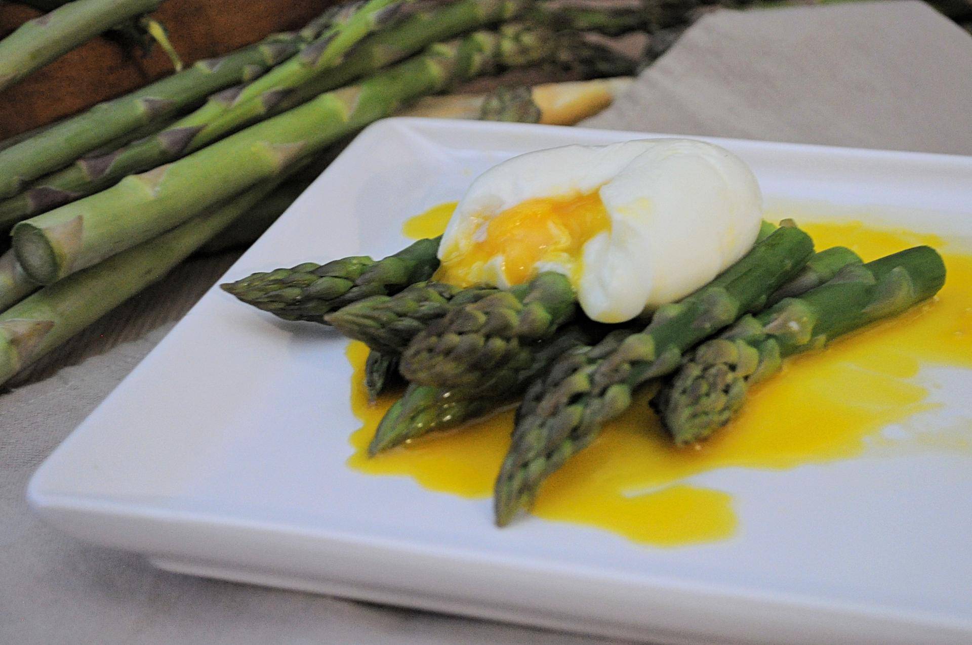 Asparagi e uova - Ricette Cookeo | Moulinex