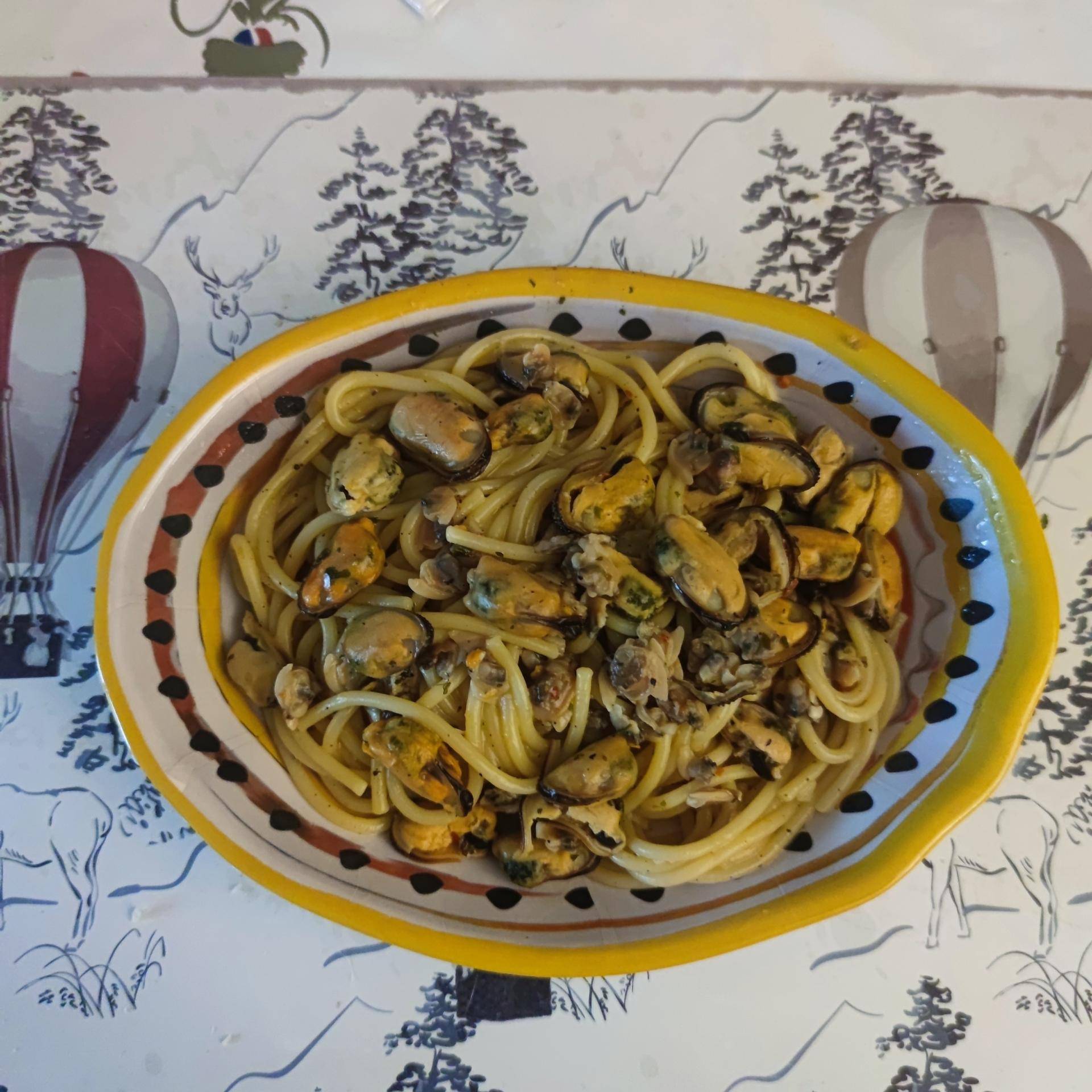 Spaghetti con cozze e vongole - Ricette Cookeo V3 | Moulinex