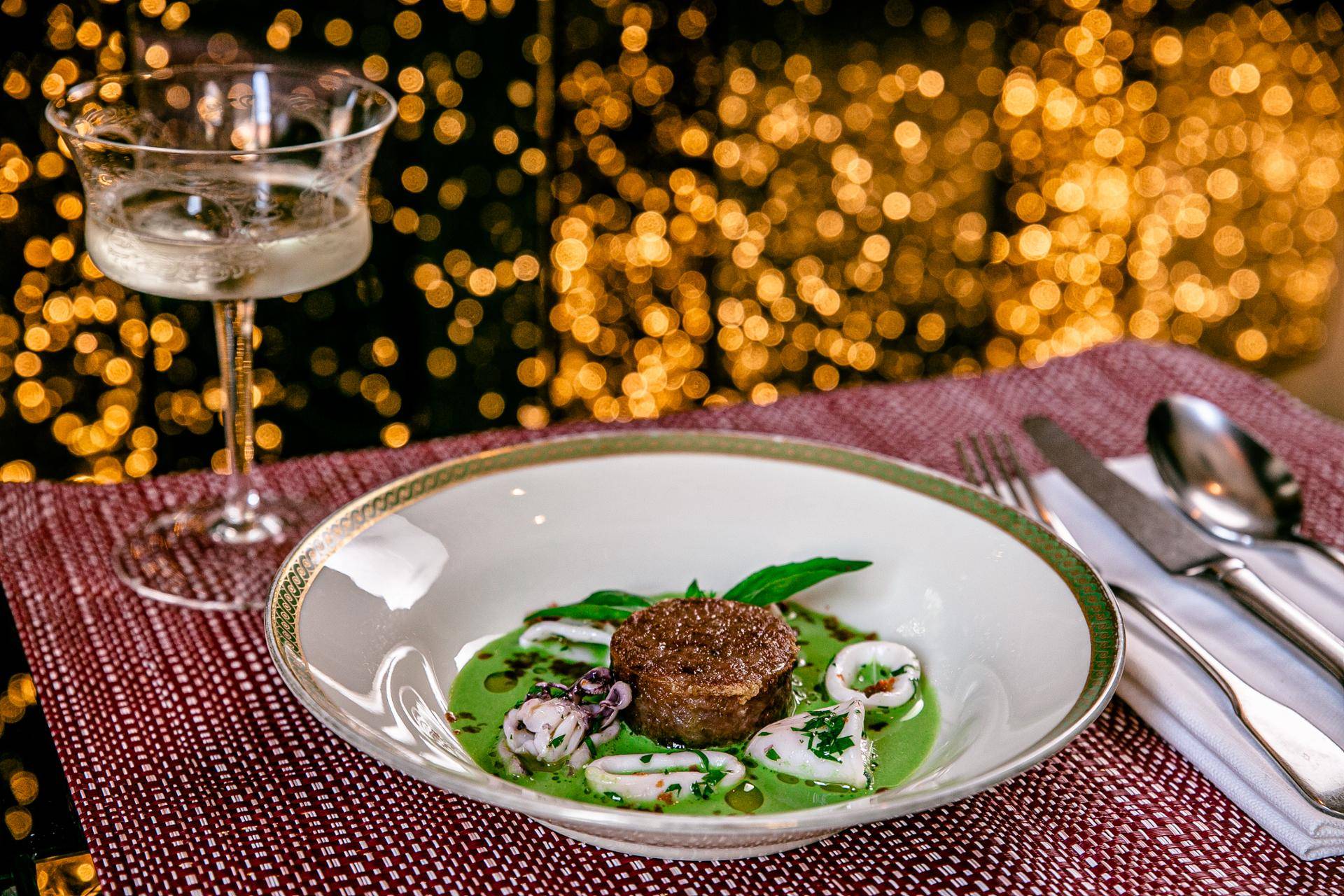 Crema di scarola e aglio con soffritto di cotechino e vapore di calamari cacciaroli - Ricette Companion | Moulinex