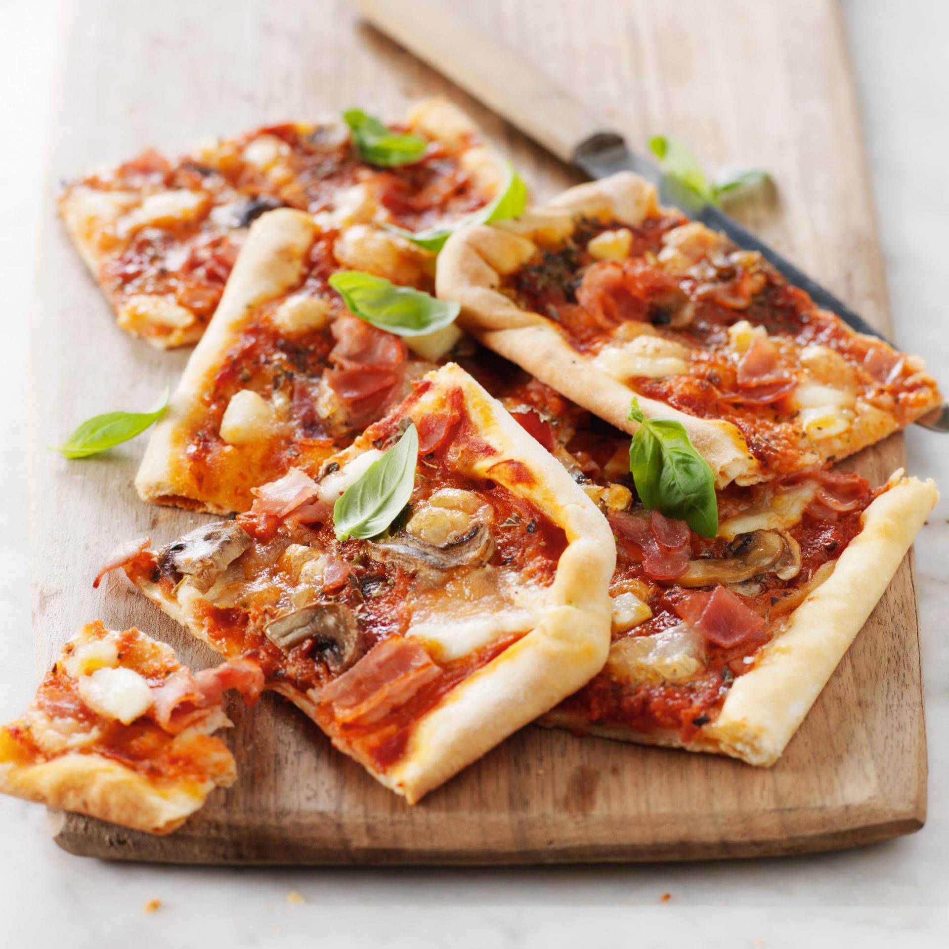 Pizza prosciutto e funghi - Ricette Companion | Moulinex