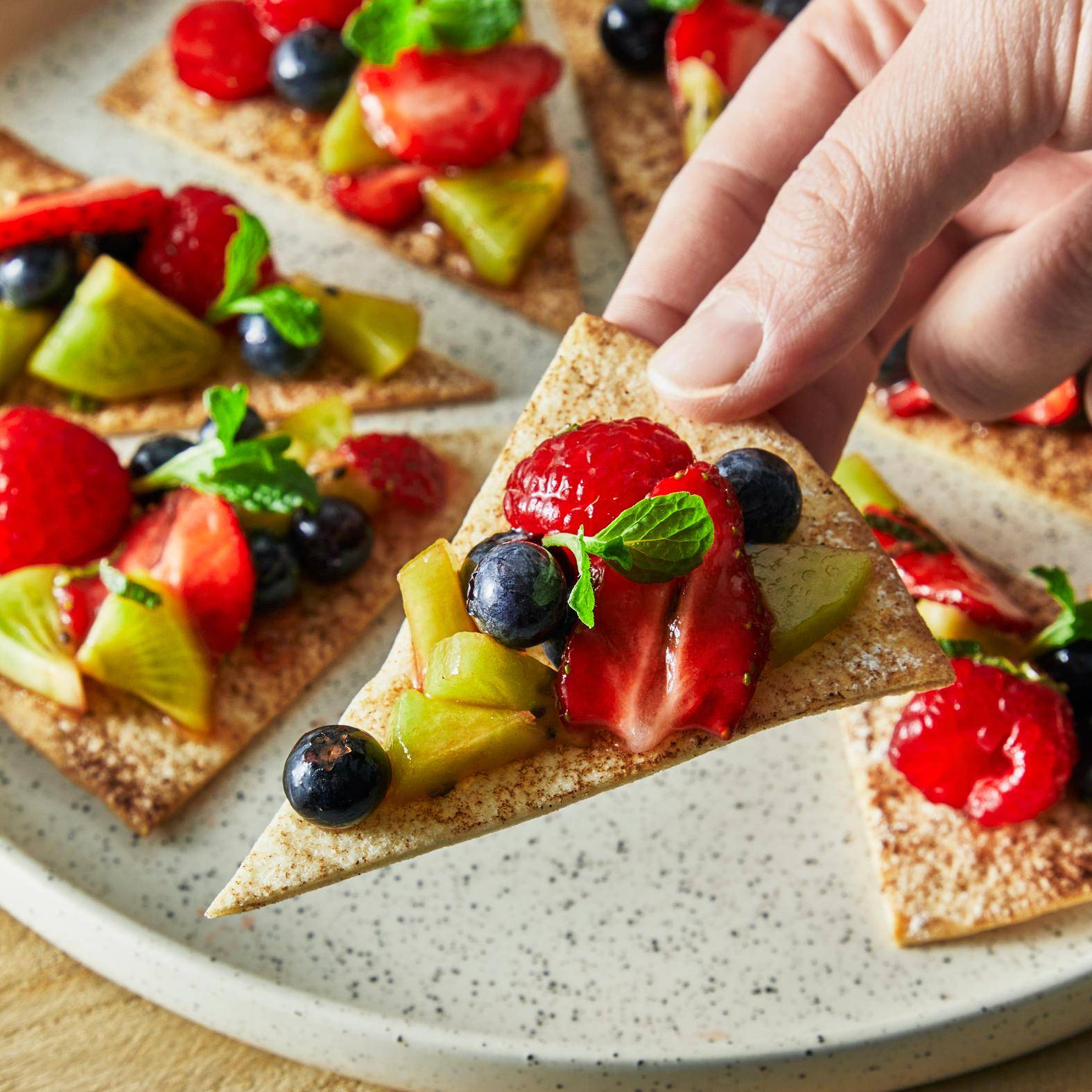 Salsa di frutta con chips alla cannella - Ricette EASY FRY GRILL & STEAM 3 in 1 | Moulinex