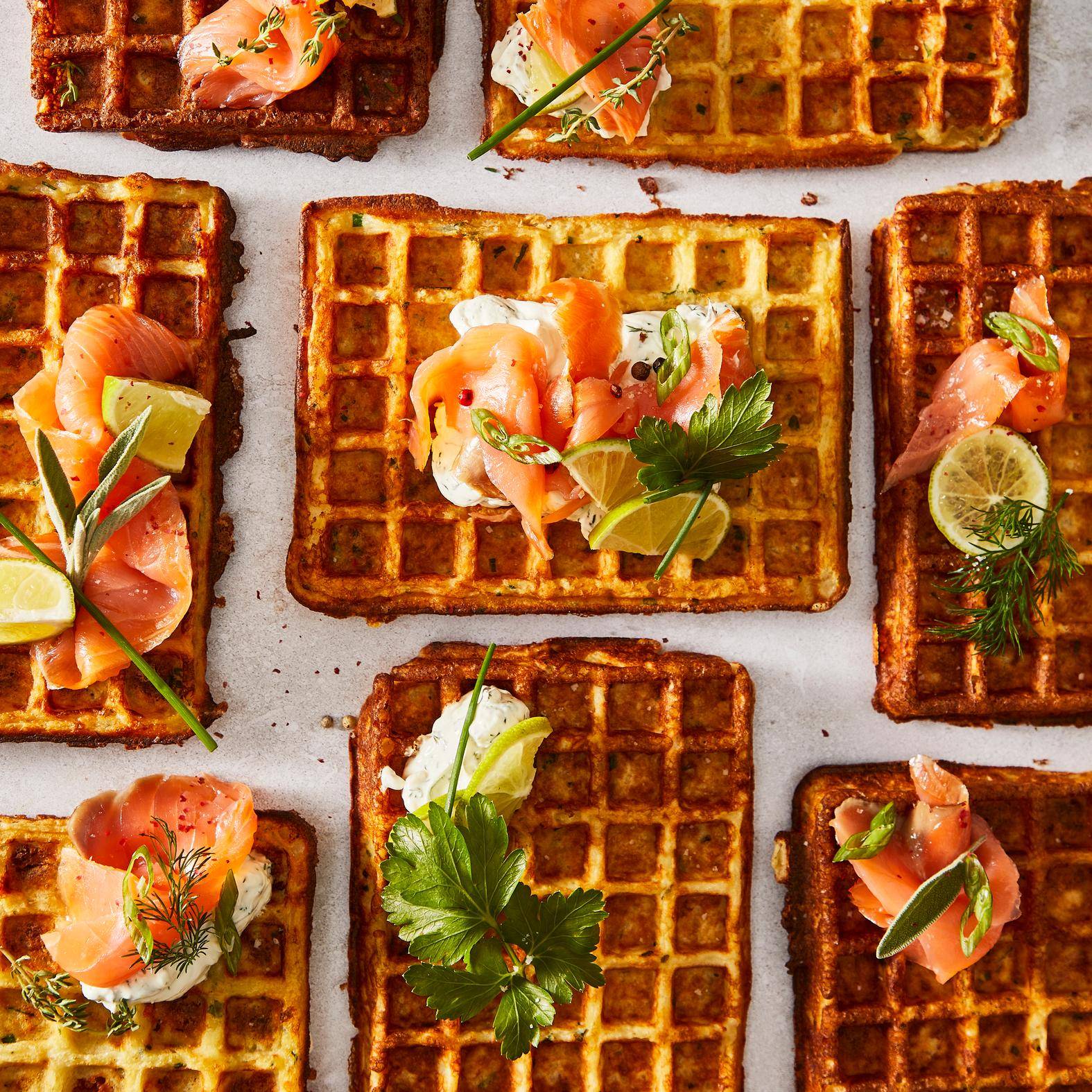 Waffel salati di patate con salmone e formaggio fresco - Ricette OptiGrill 2in1 | Moulinex