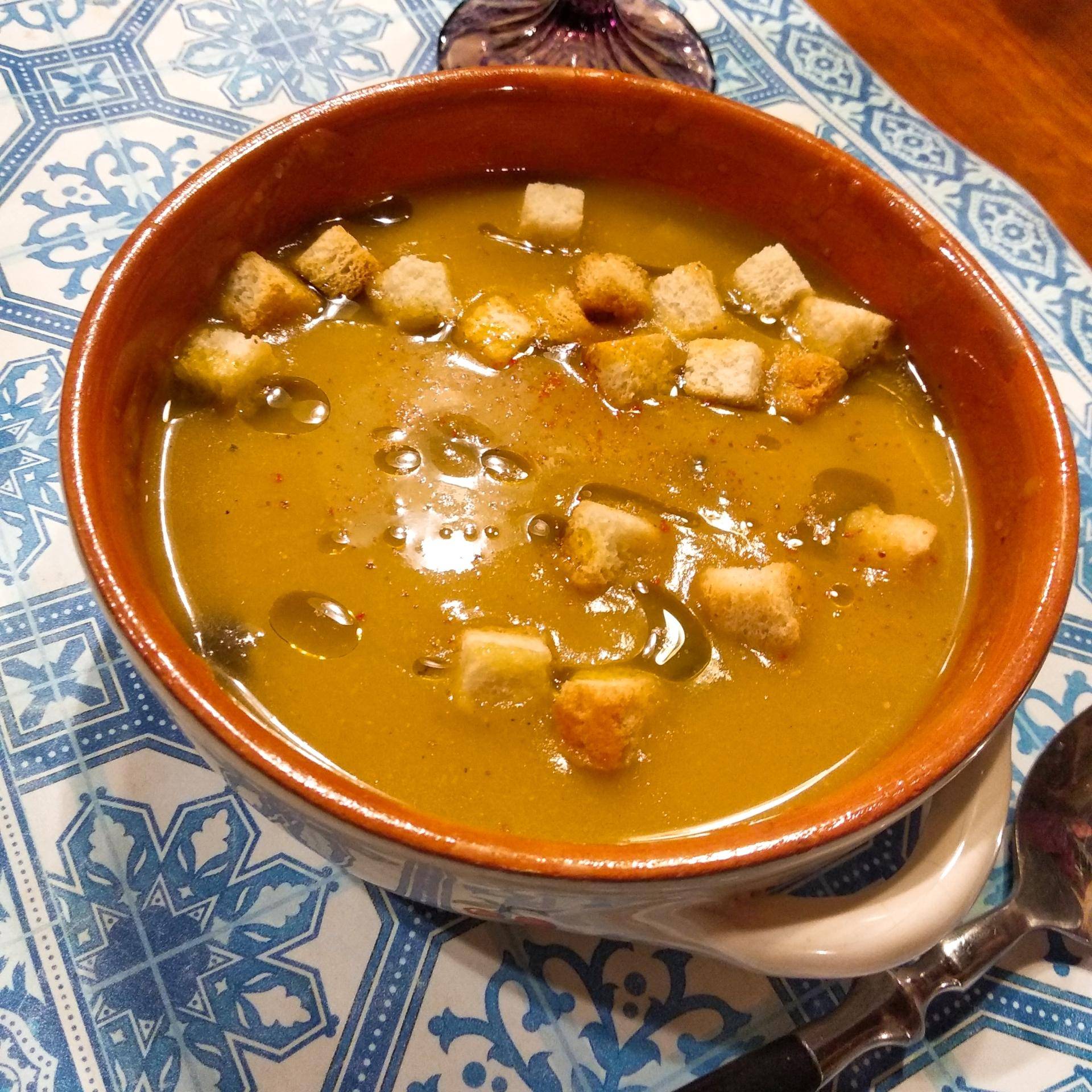 Vellutata di zucca e patate con funghi - Ricette Companion | Moulinex