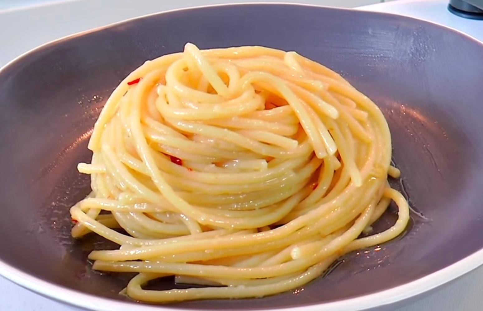 Spaghetti aglio e olio - Ricette Companion Connect | Moulinex