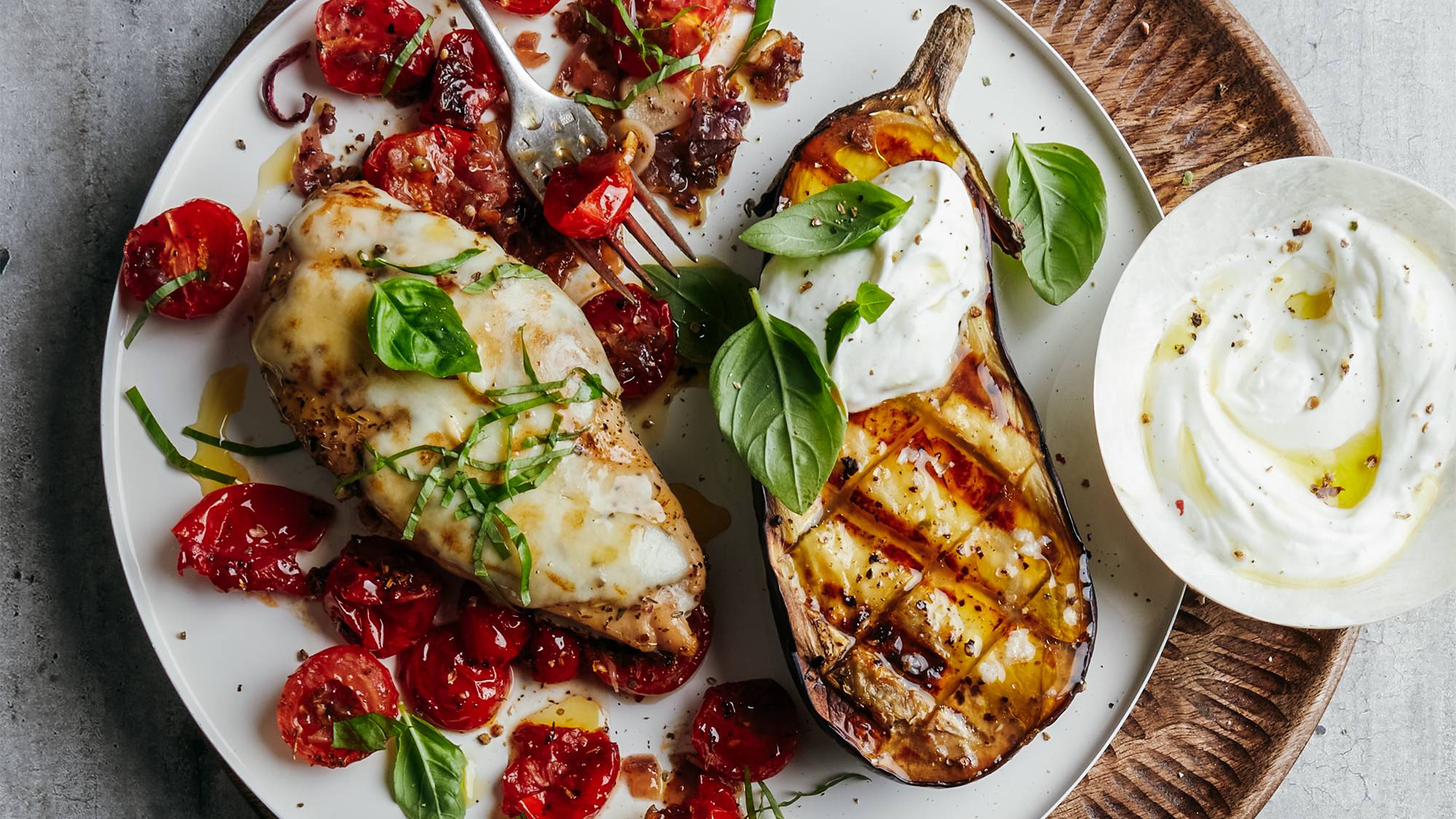 SEOptigrill4in1-GC86-Grilled-eggplant-with-yogurt-and-chicken-au-gratin-with-mozzarella_2000x1126.jpg
